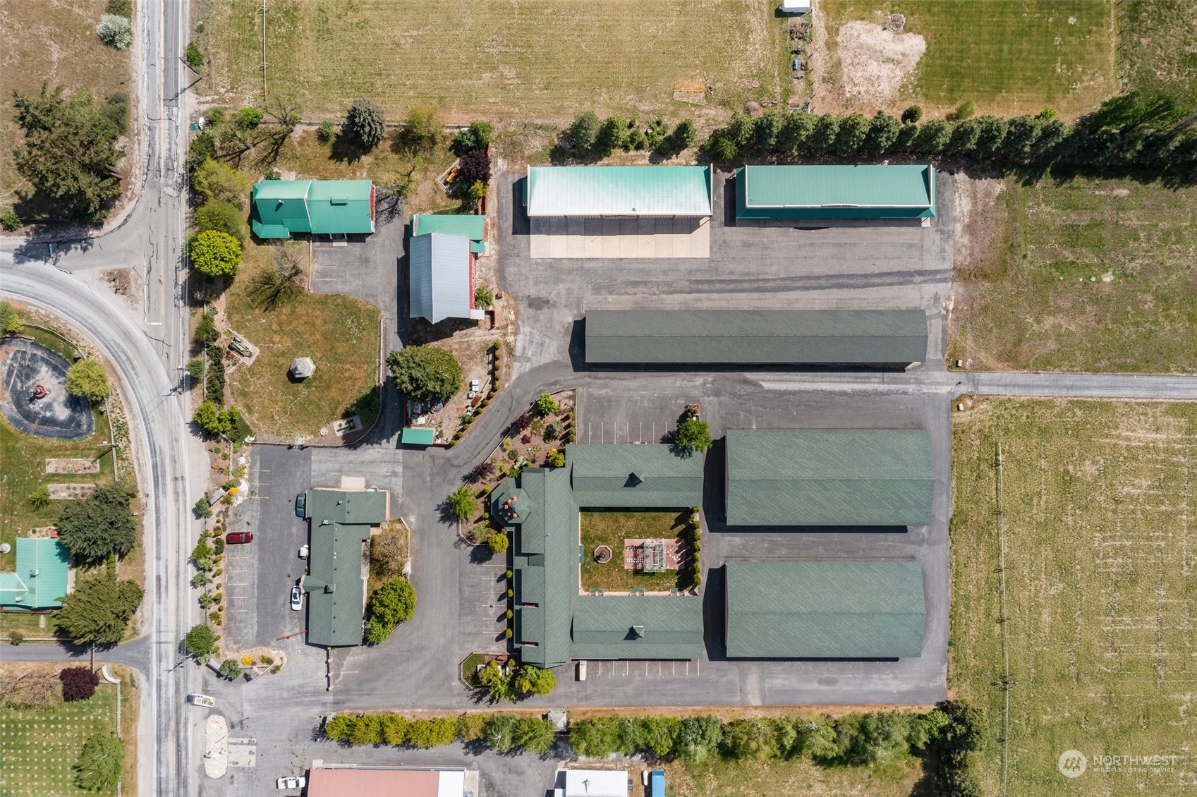 2237560 Property Photo 16