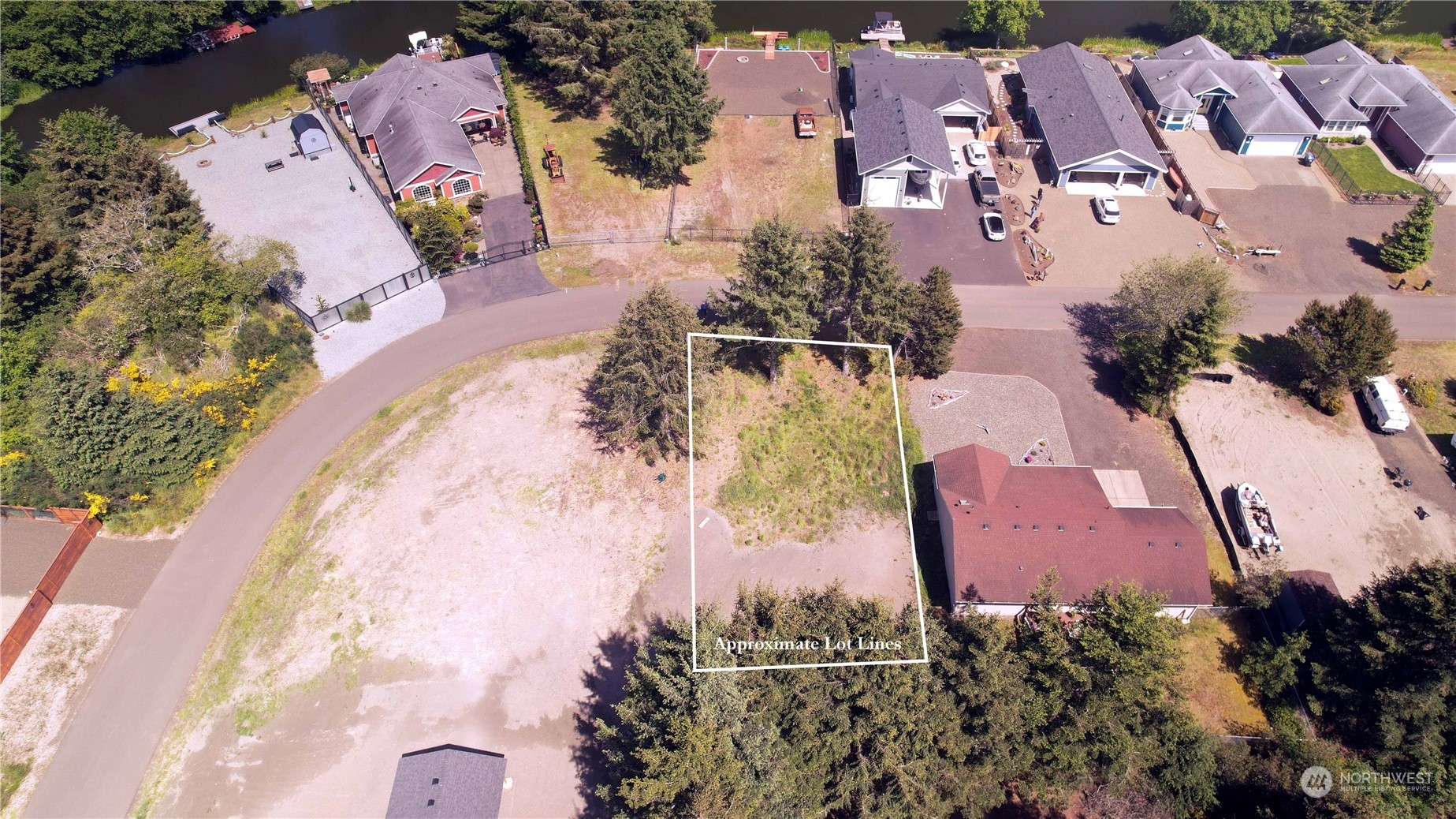 753 Island Circle Property Photo 1