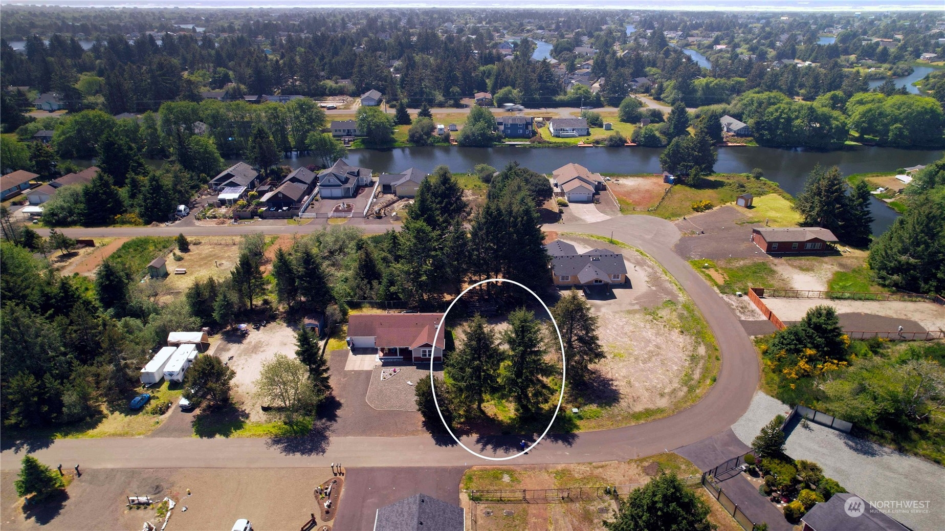 753 Island Circle Property Photo 2