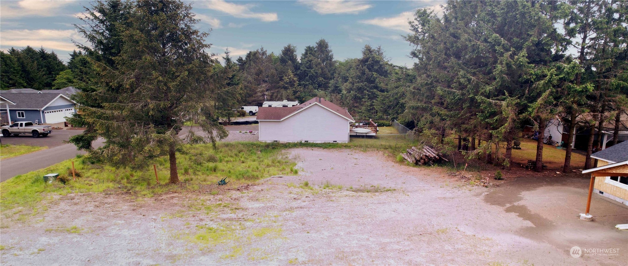 753 Island Circle Property Photo 5