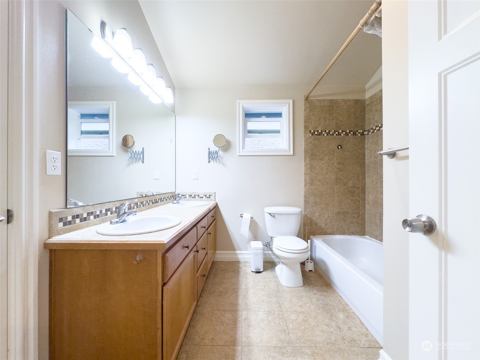 933 N 97th Street C Property Photo 19