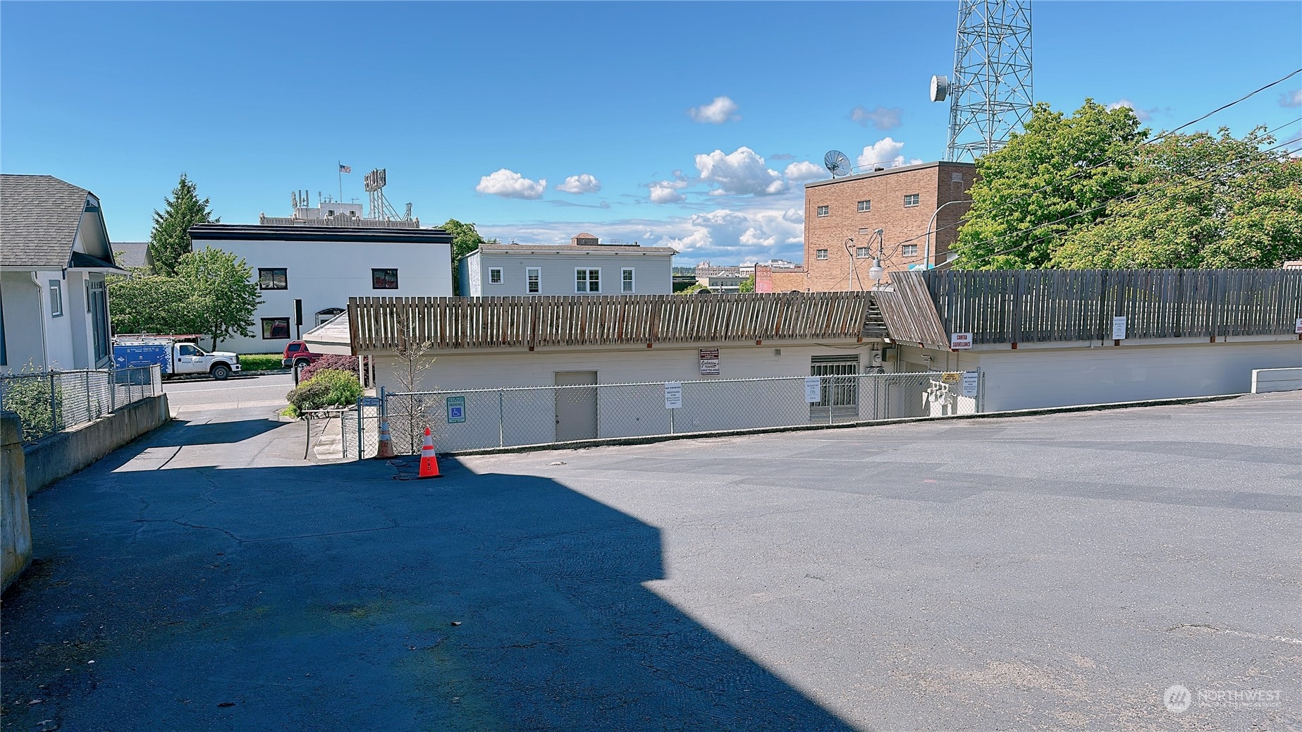 1126 N Forest Street Property Photo 19