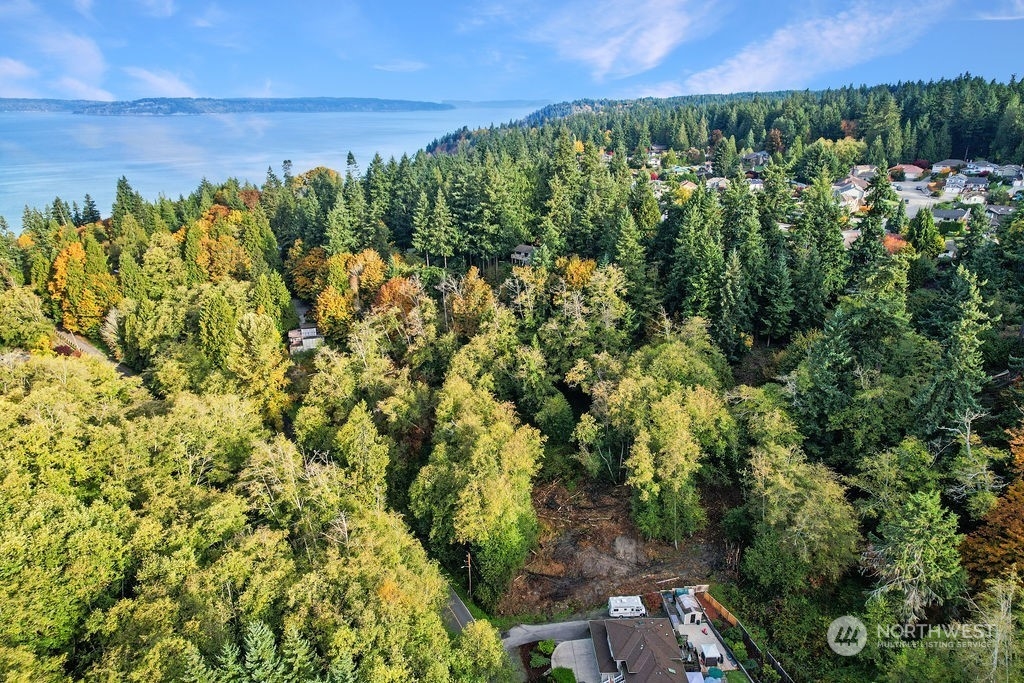 7217 Meadowdale Beach Road Property Photo 1