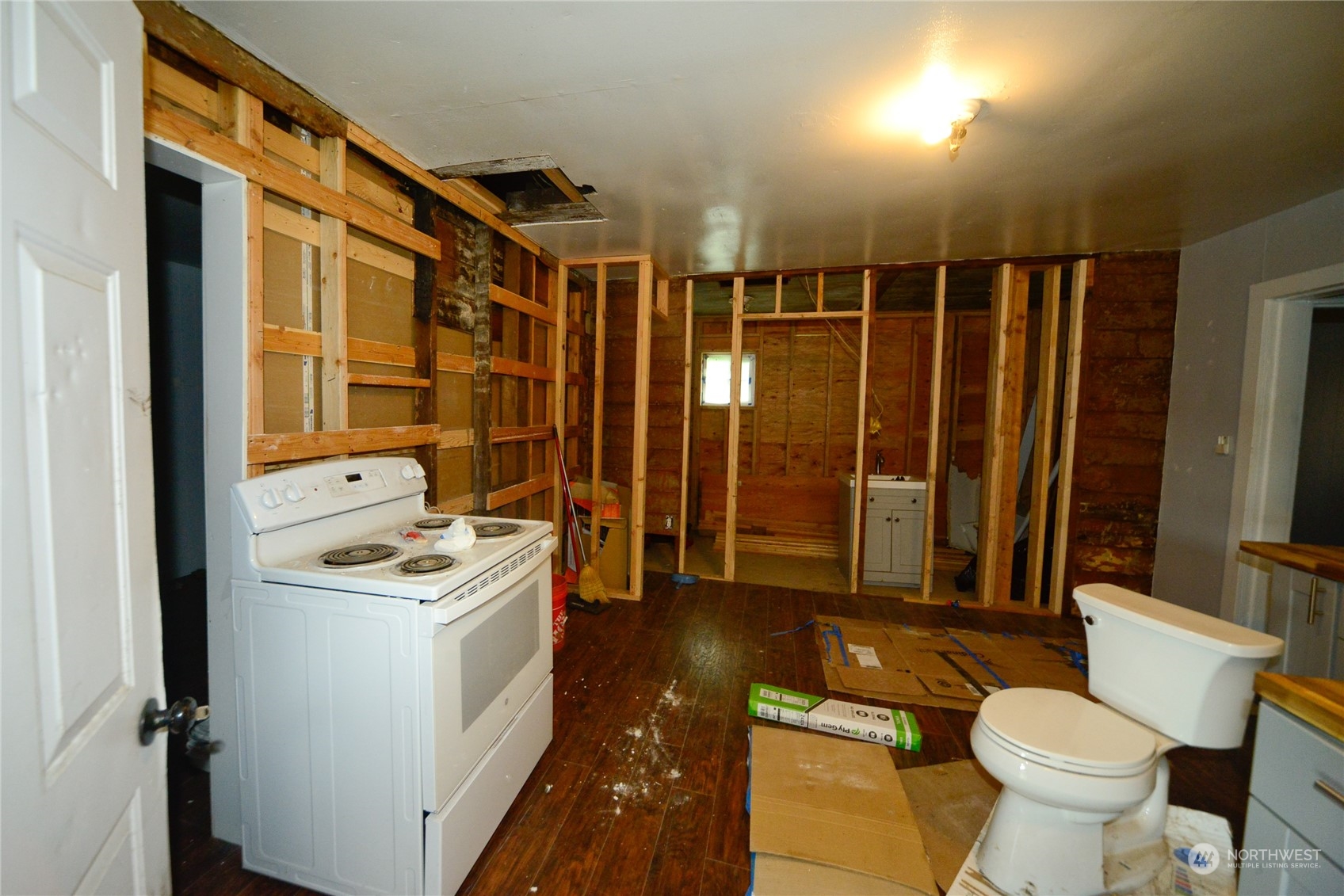 684 Franklin Avenue Ct Property Photo 5