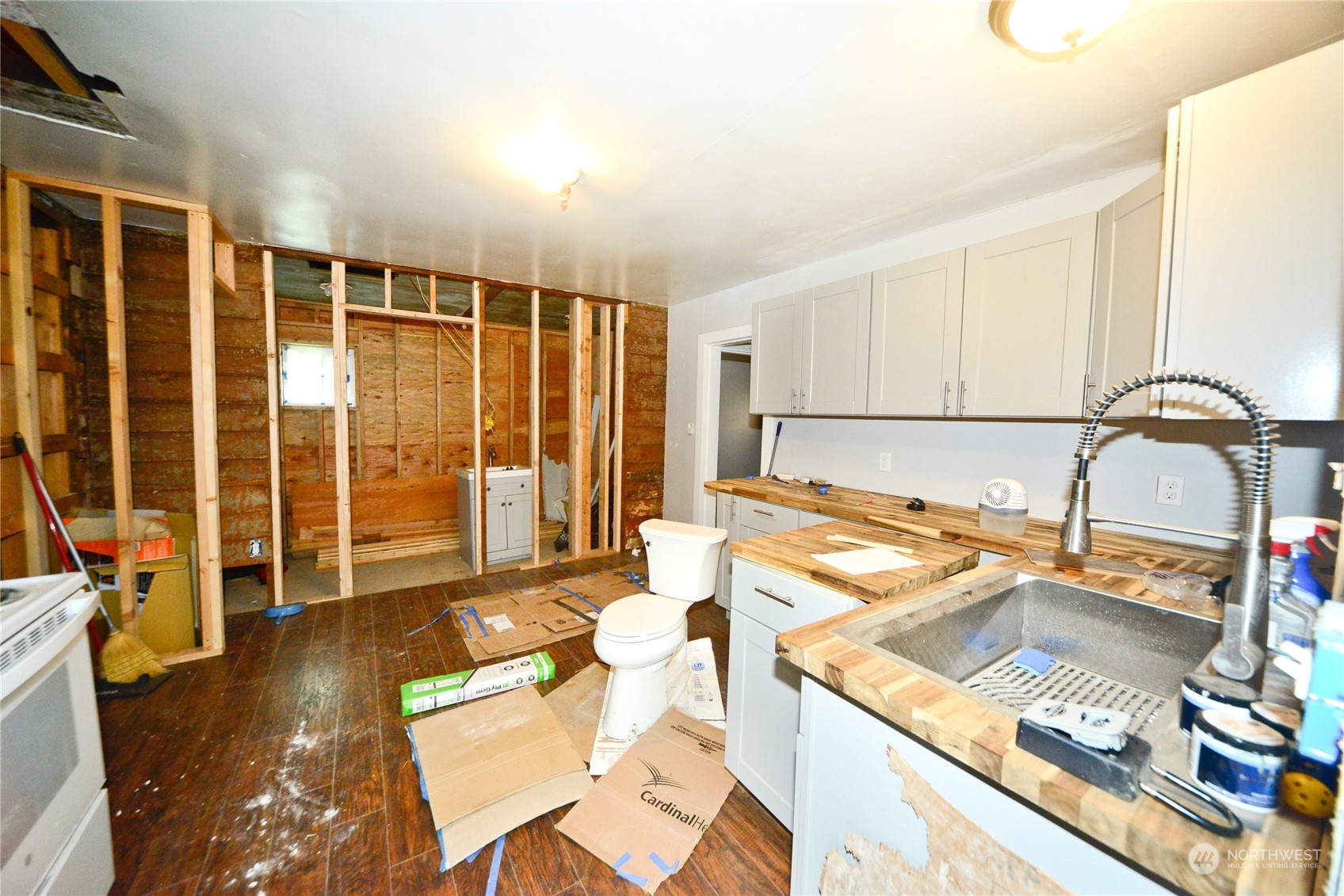 684 Franklin Avenue Ct Property Photo 6