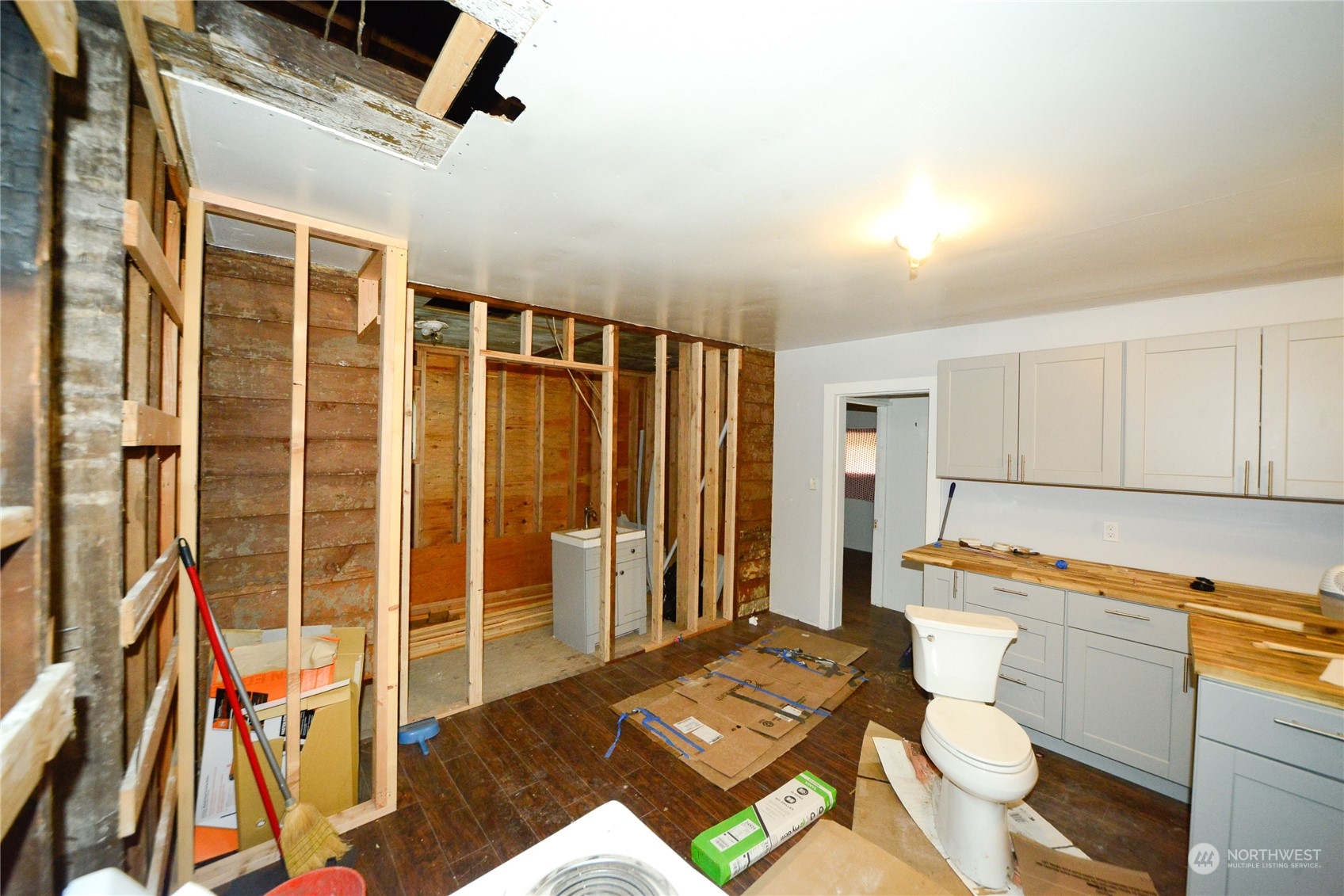 684 Franklin Avenue Ct Property Photo 7