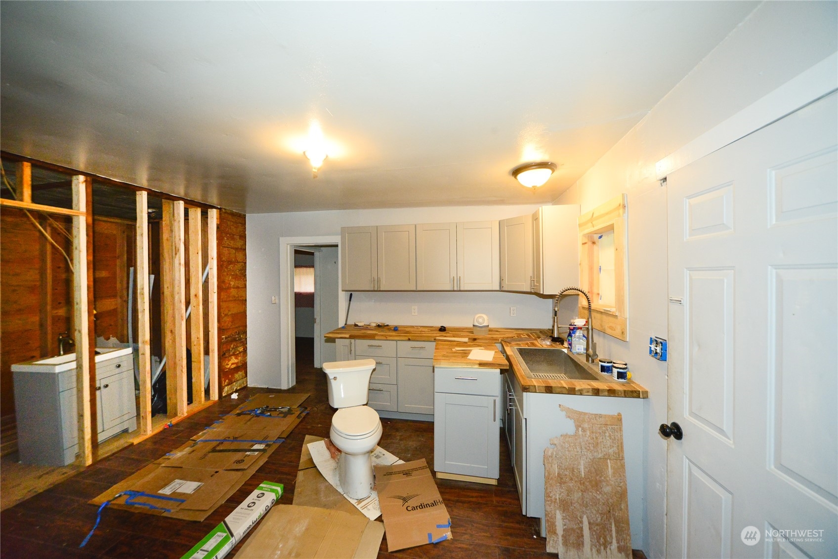 684 Franklin Avenue Ct Property Photo 8