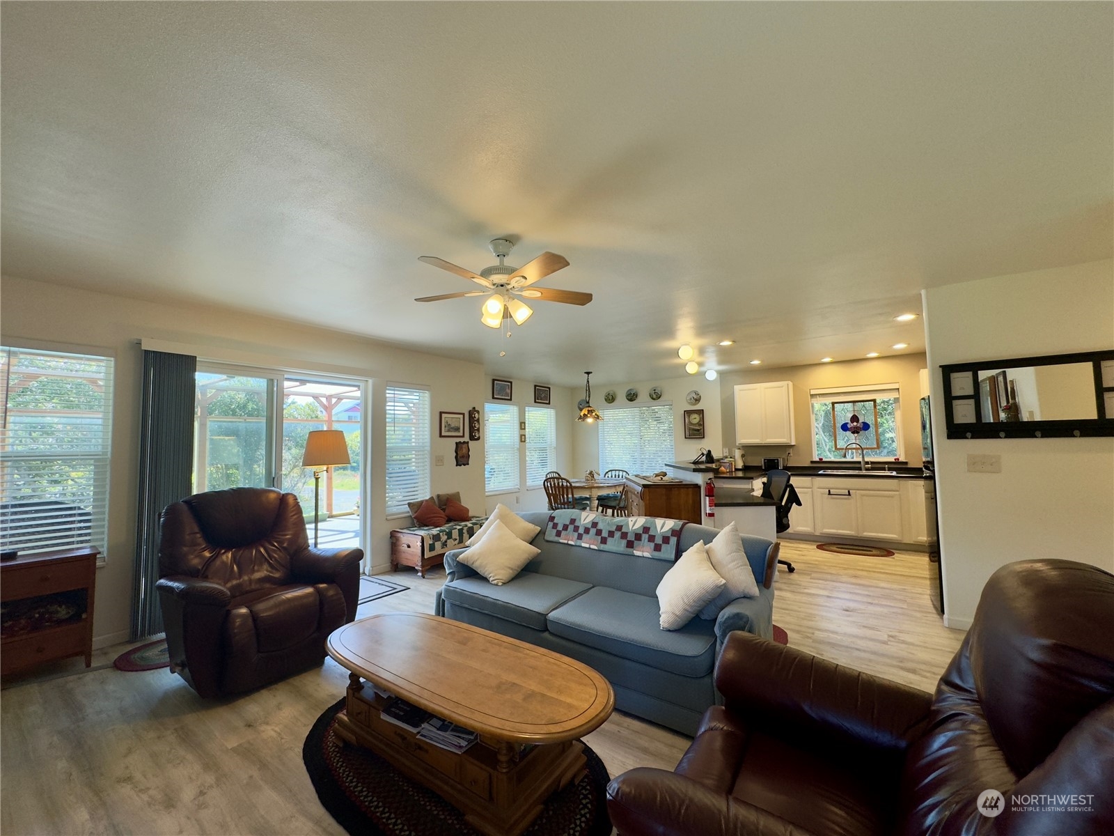 376 Sand Dune Avenue Property Photo 8
