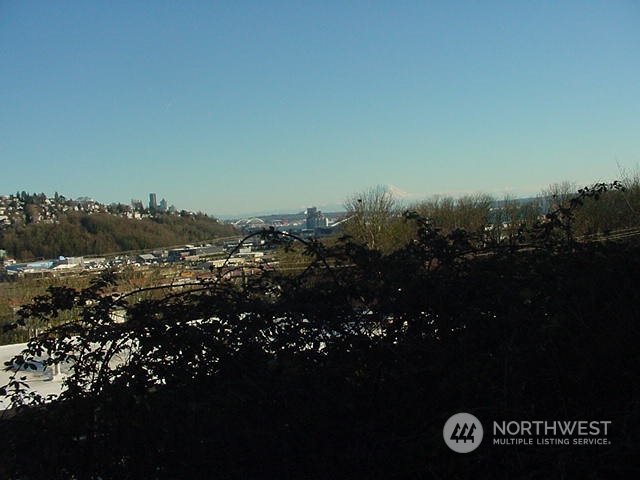2308 W Smith Street Property Photo 1