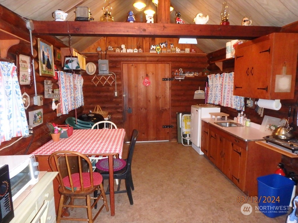 31015 W Whitehorse Drive Property Photo 3