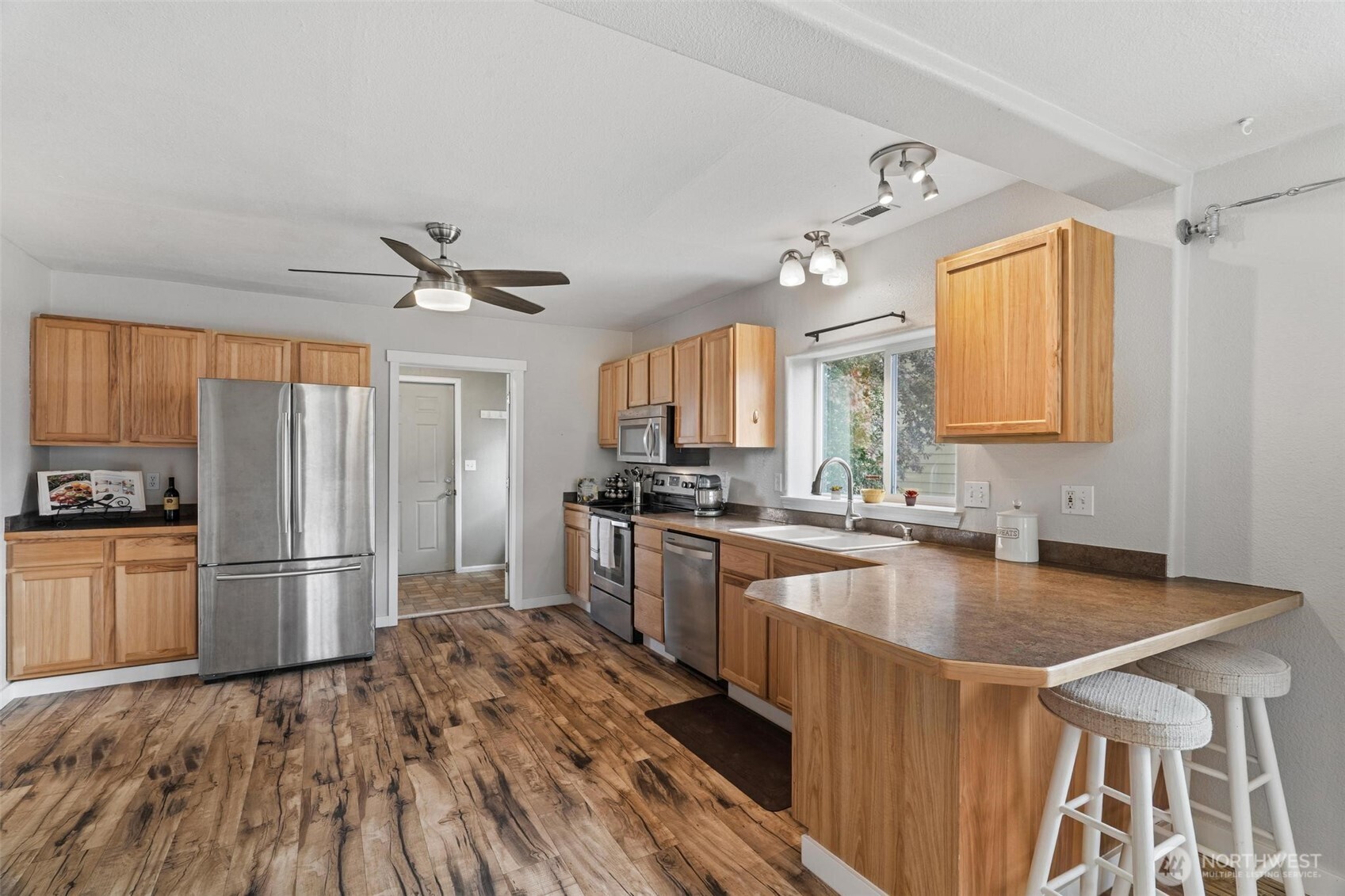 514 Richmond Avenue Property Photo 8
