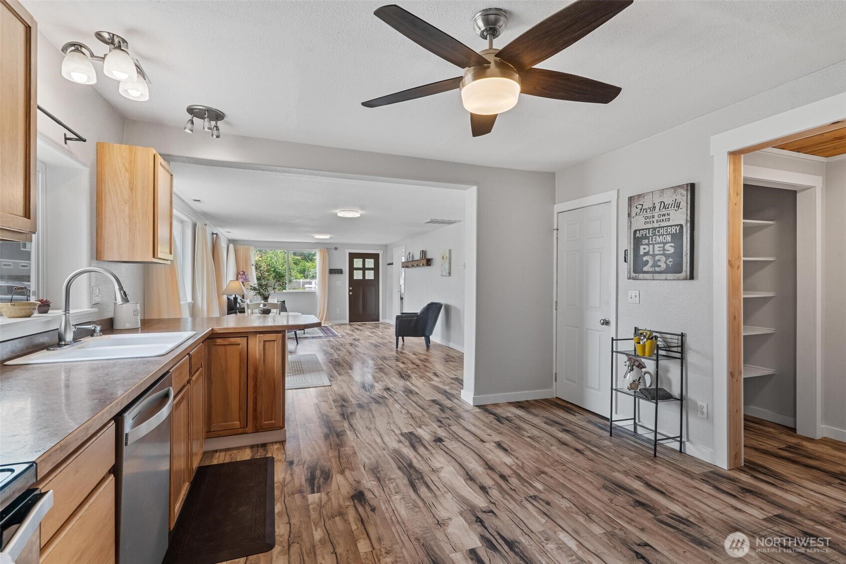 514 Richmond Avenue Property Photo 11