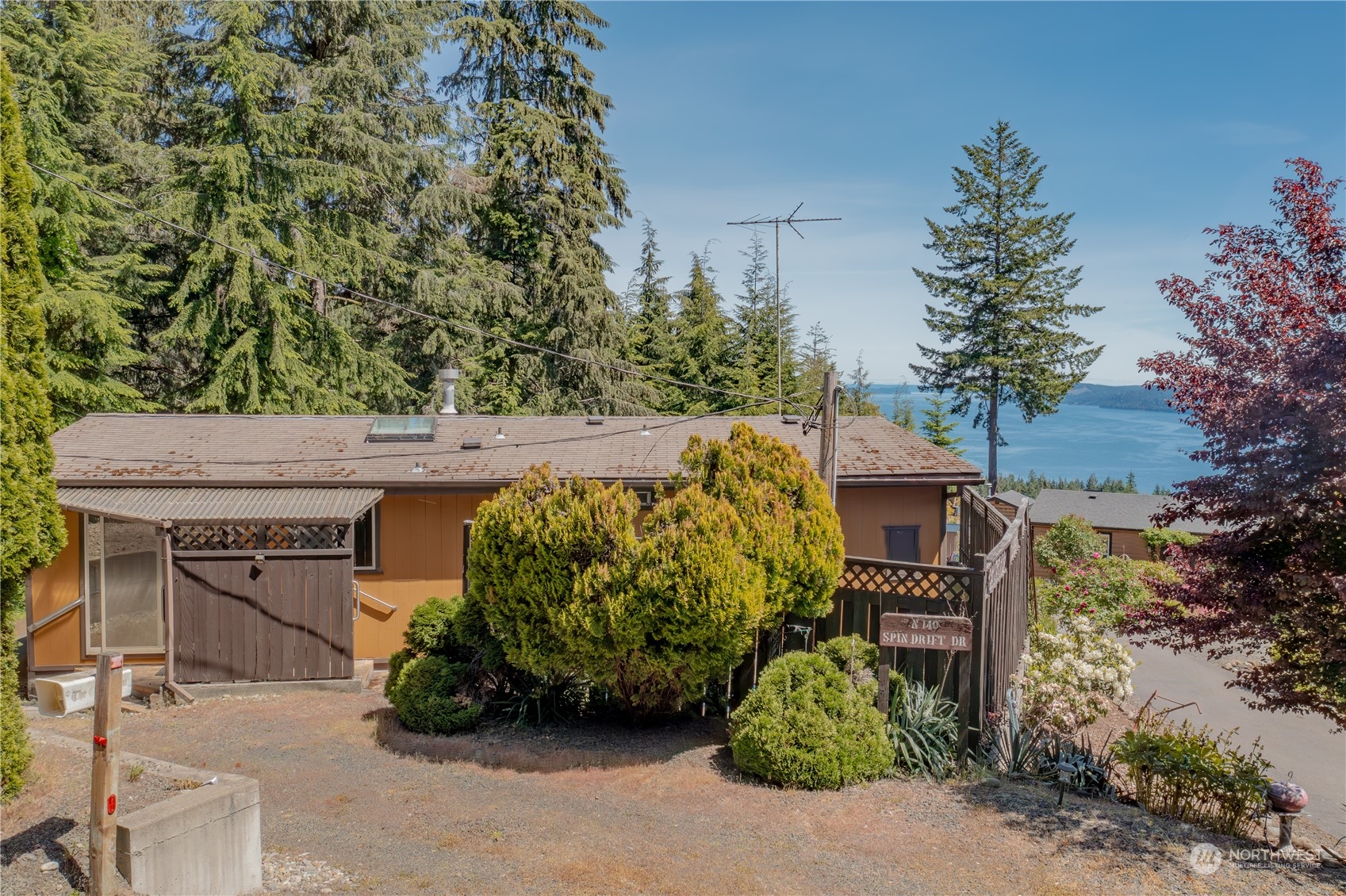 140 N Spindrift Drive Property Photo 3