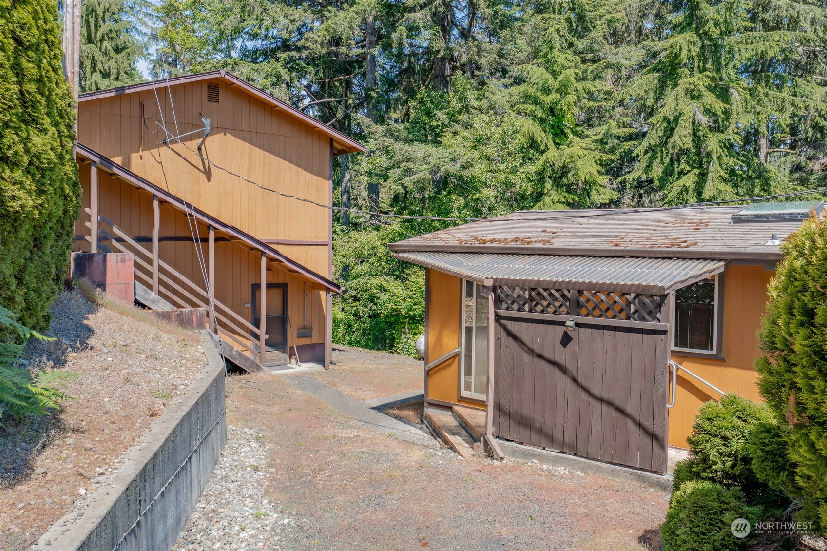140 N Spindrift Drive Property Photo 4