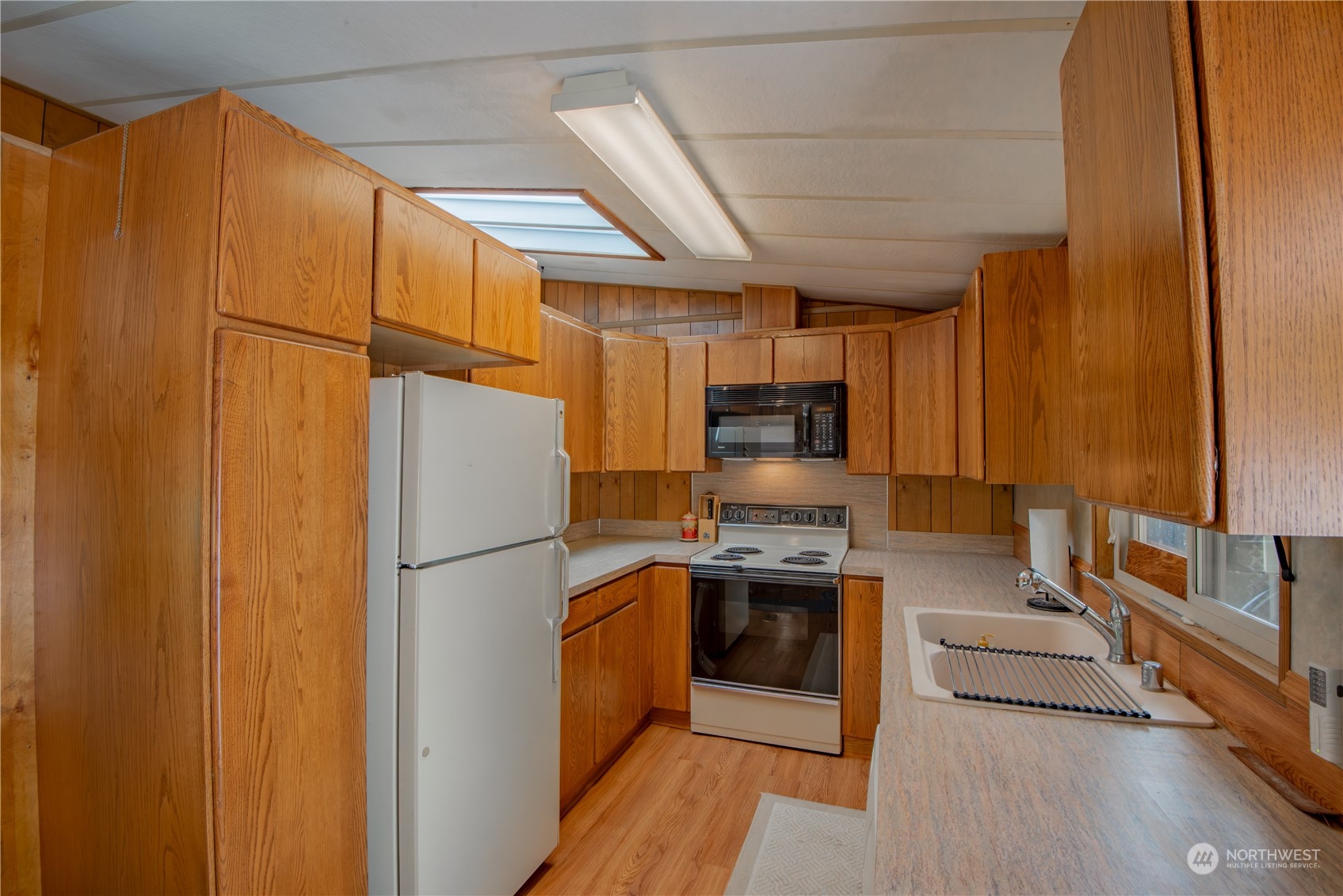 140 N Spindrift Drive Property Photo 7