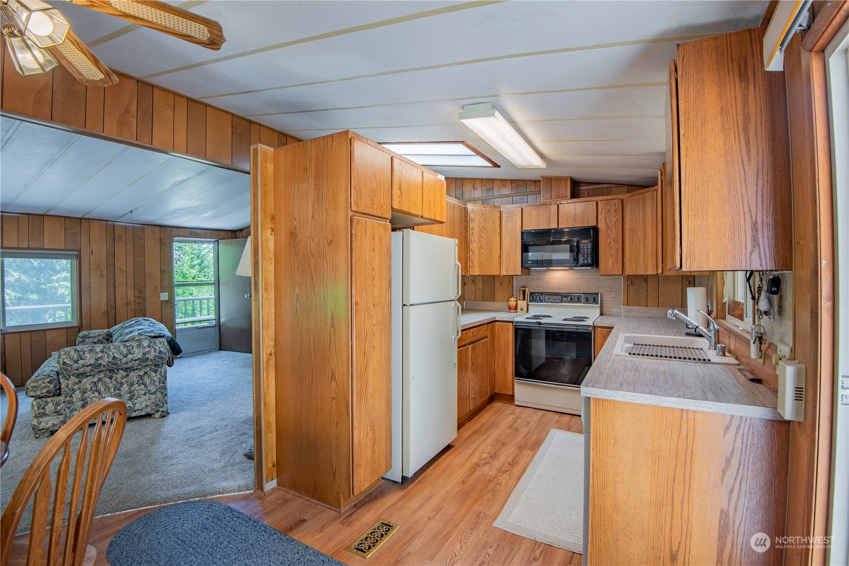 140 N Spindrift Drive Property Photo 8