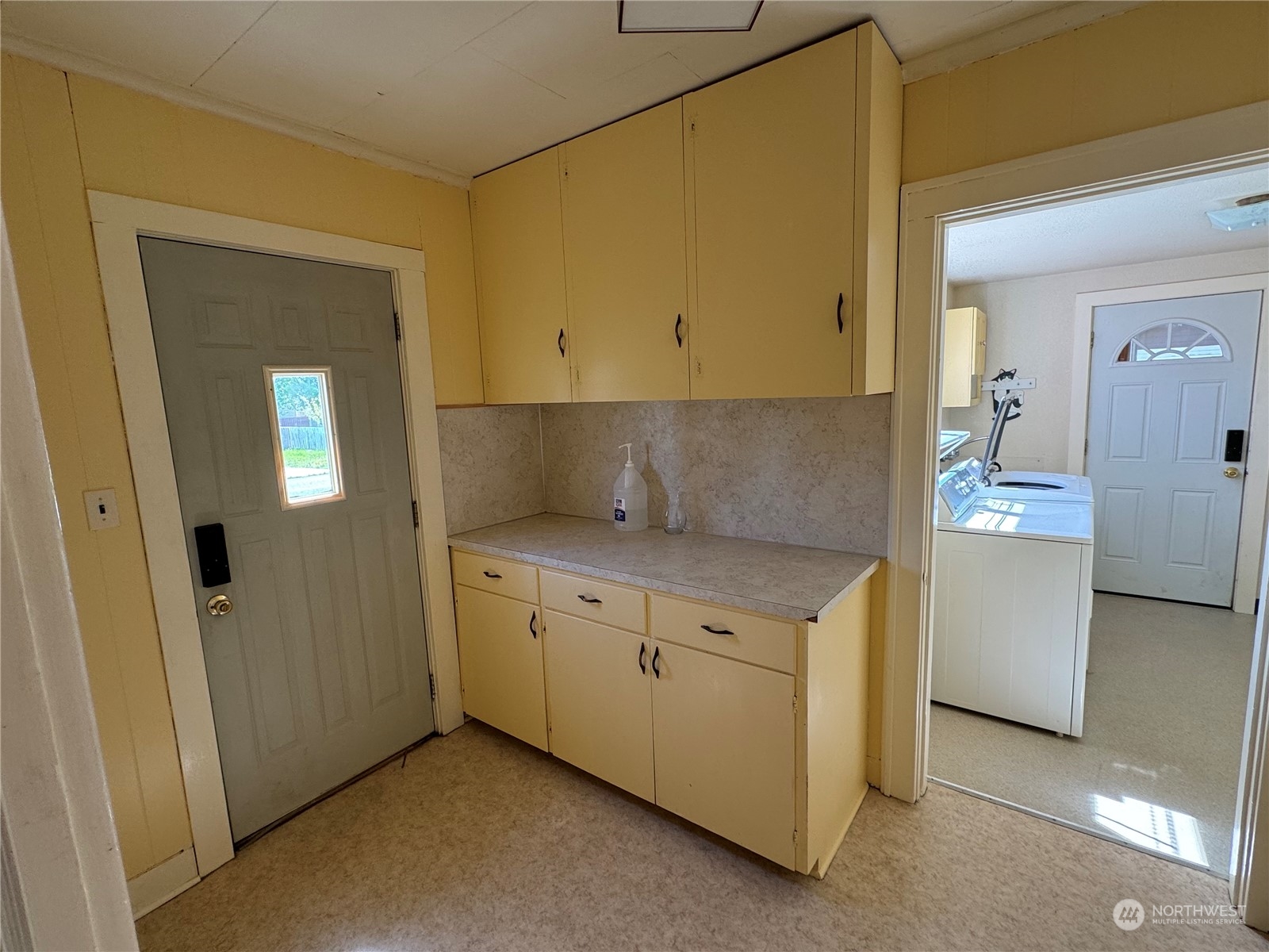 102 W Emerson Avenue Property Photo 6