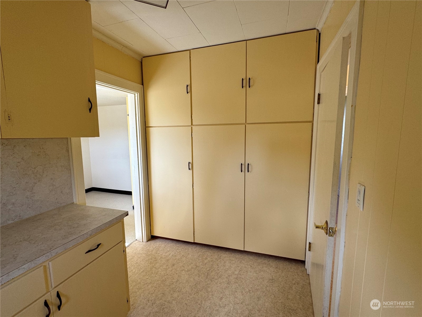 102 W Emerson Avenue Property Photo 7