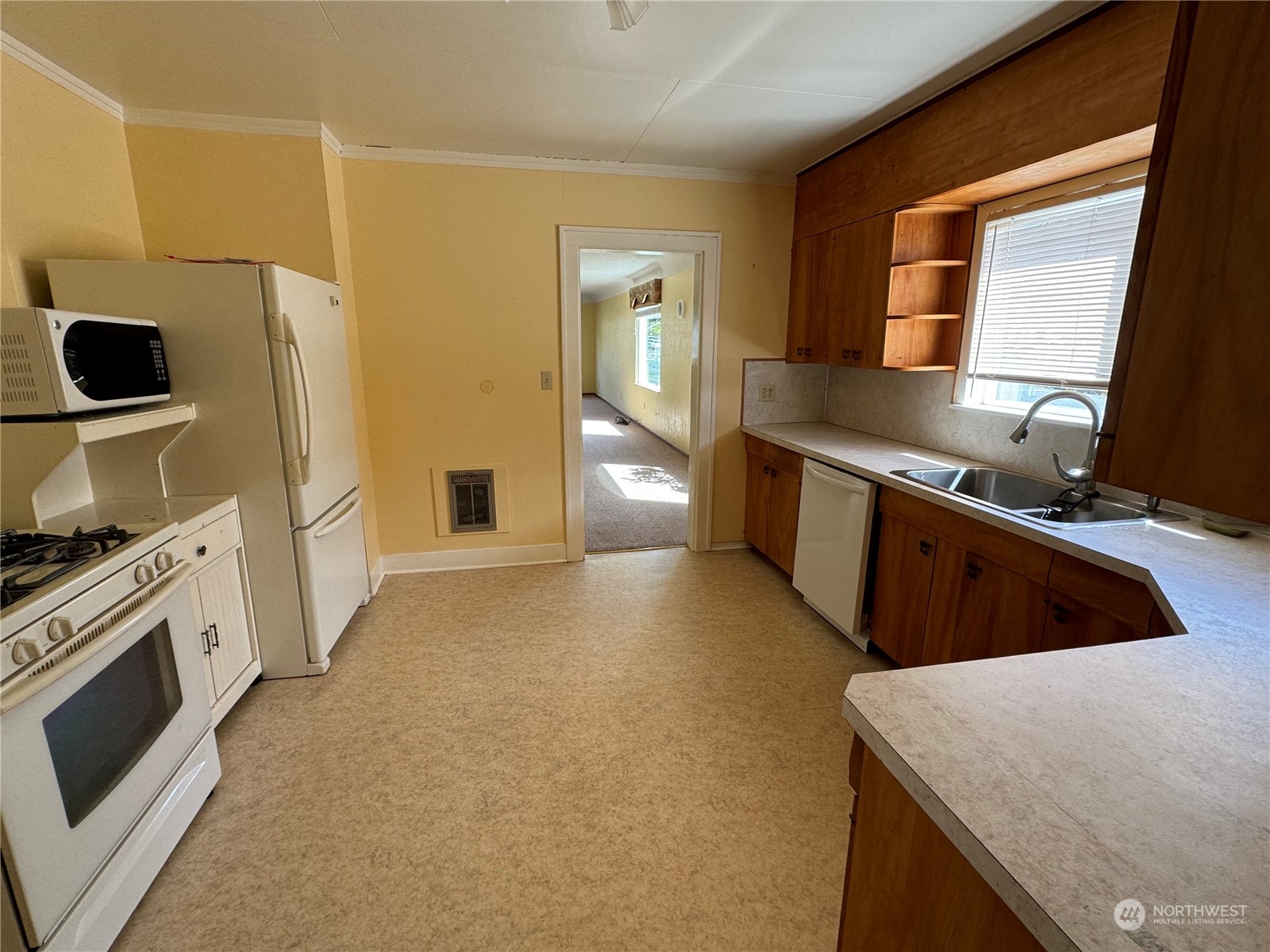 102 W Emerson Avenue Property Photo 8