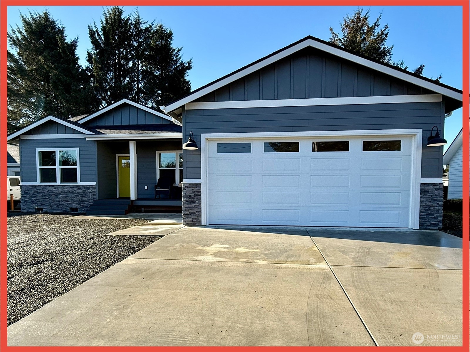 247 Clover Creek Avenue Property Photo 2
