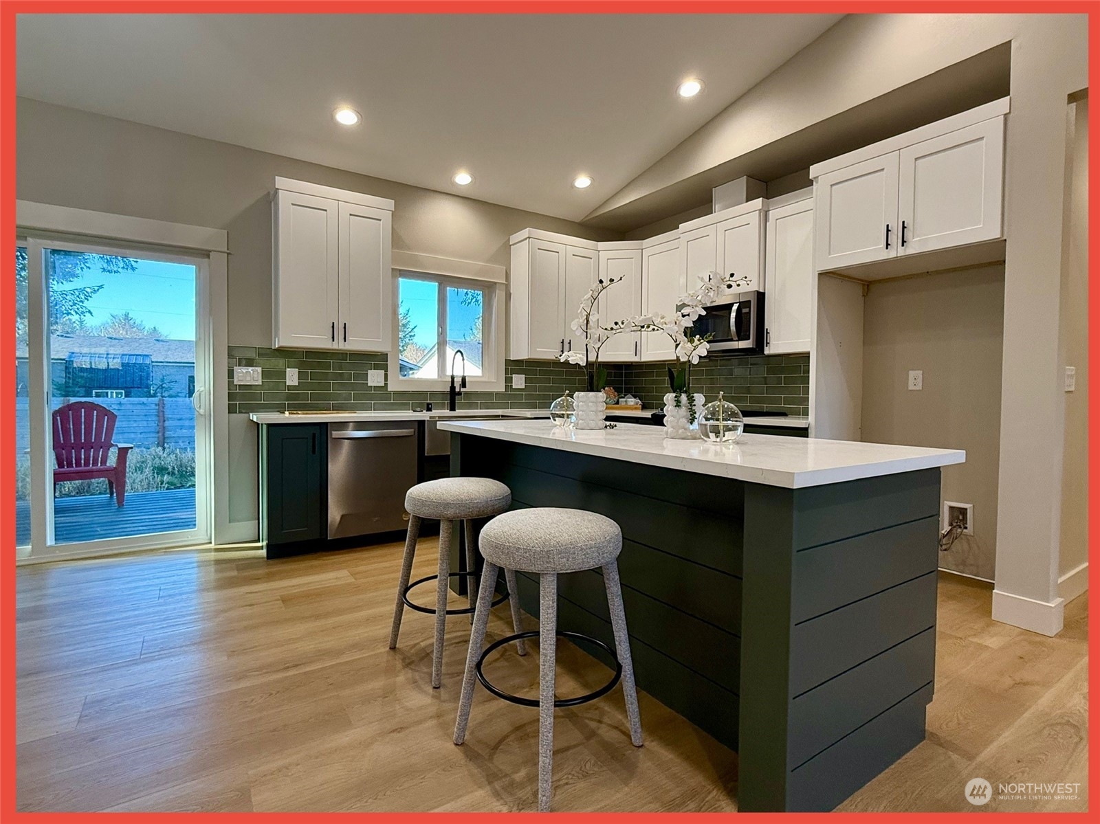 247 Clover Creek Avenue Property Photo 18