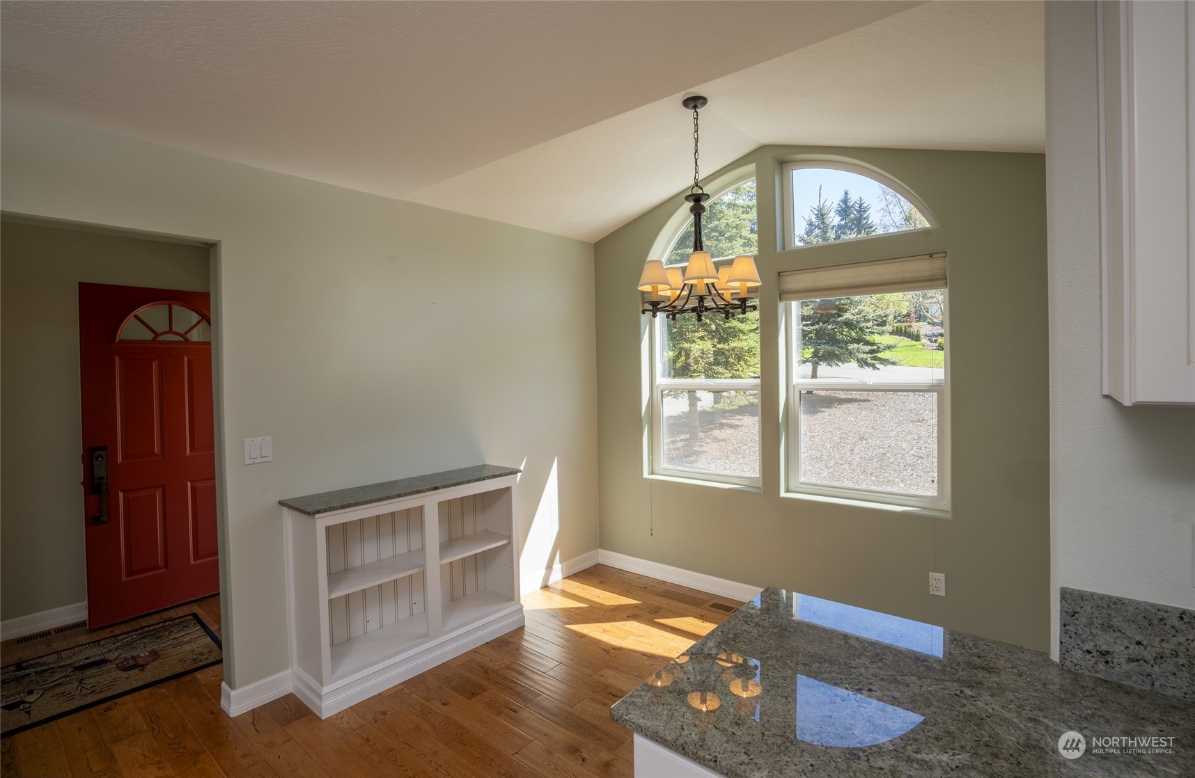 1610 Fox Hollow Property Photo 3