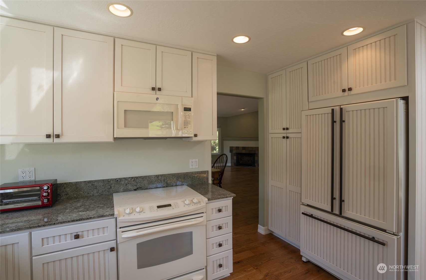 1610 Fox Hollow Property Photo 6