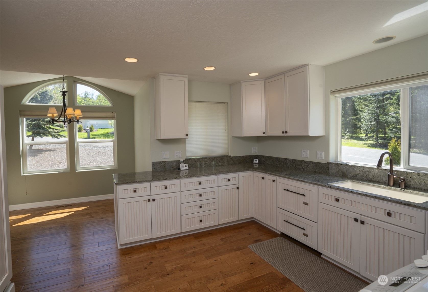 1610 Fox Hollow Property Photo 7