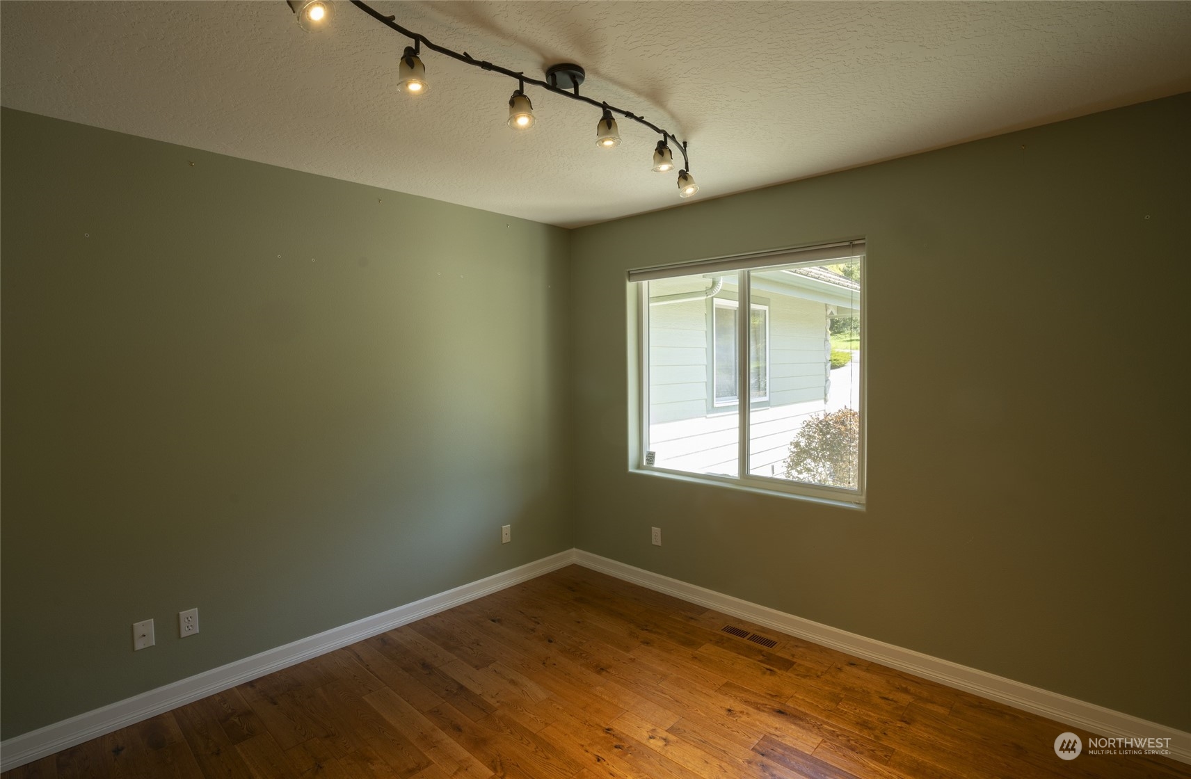 1610 Fox Hollow Property Photo 16