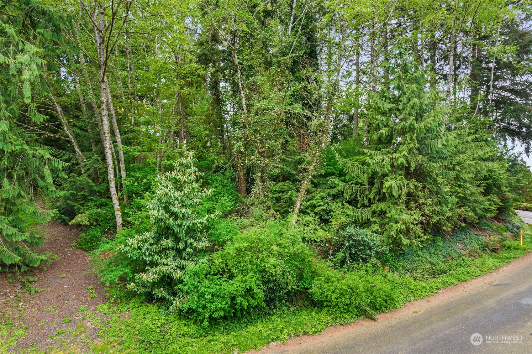 749 Ne Woods Court Property Photo 7