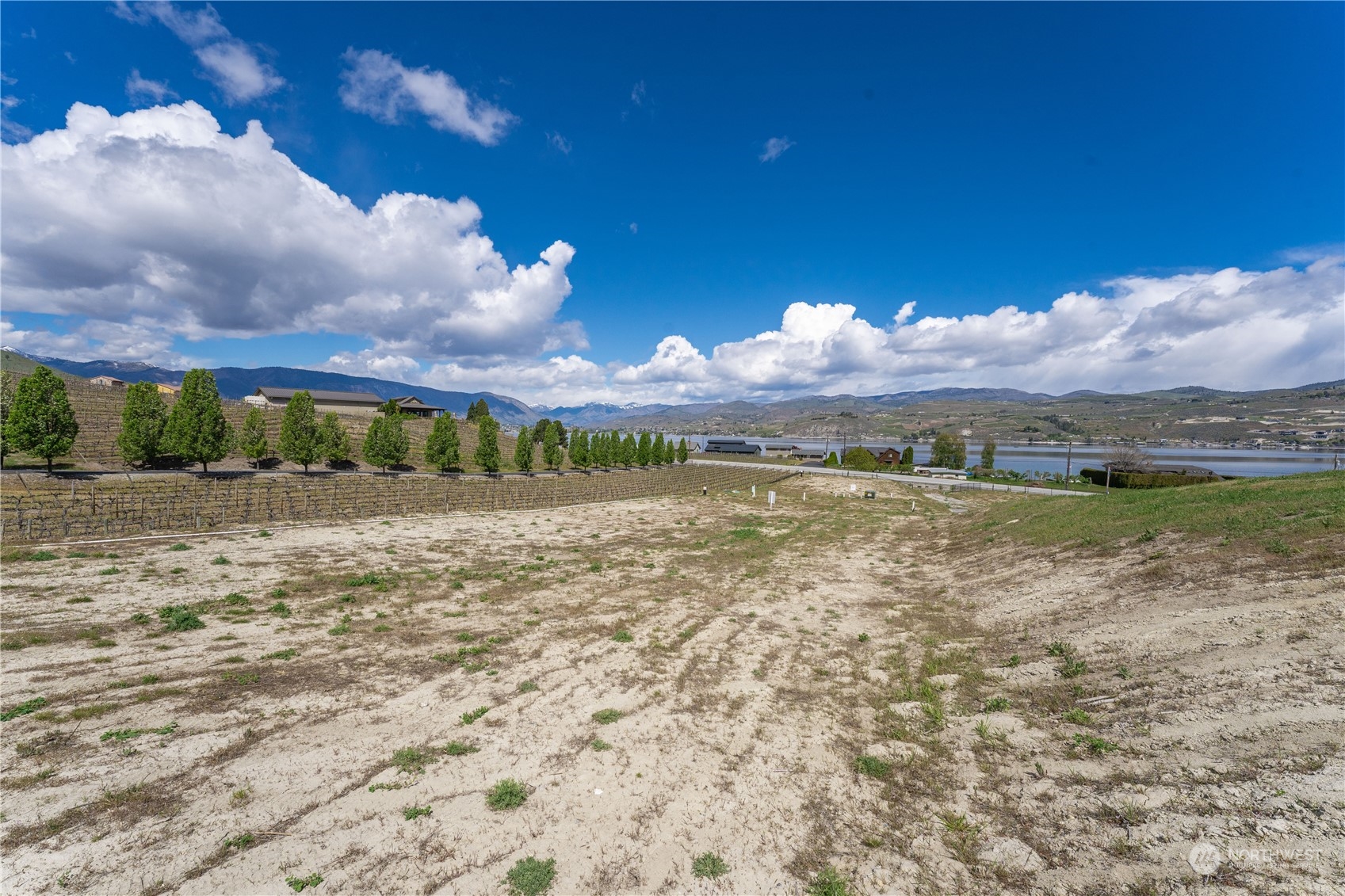 48 Loretta Lane Property Photo 1