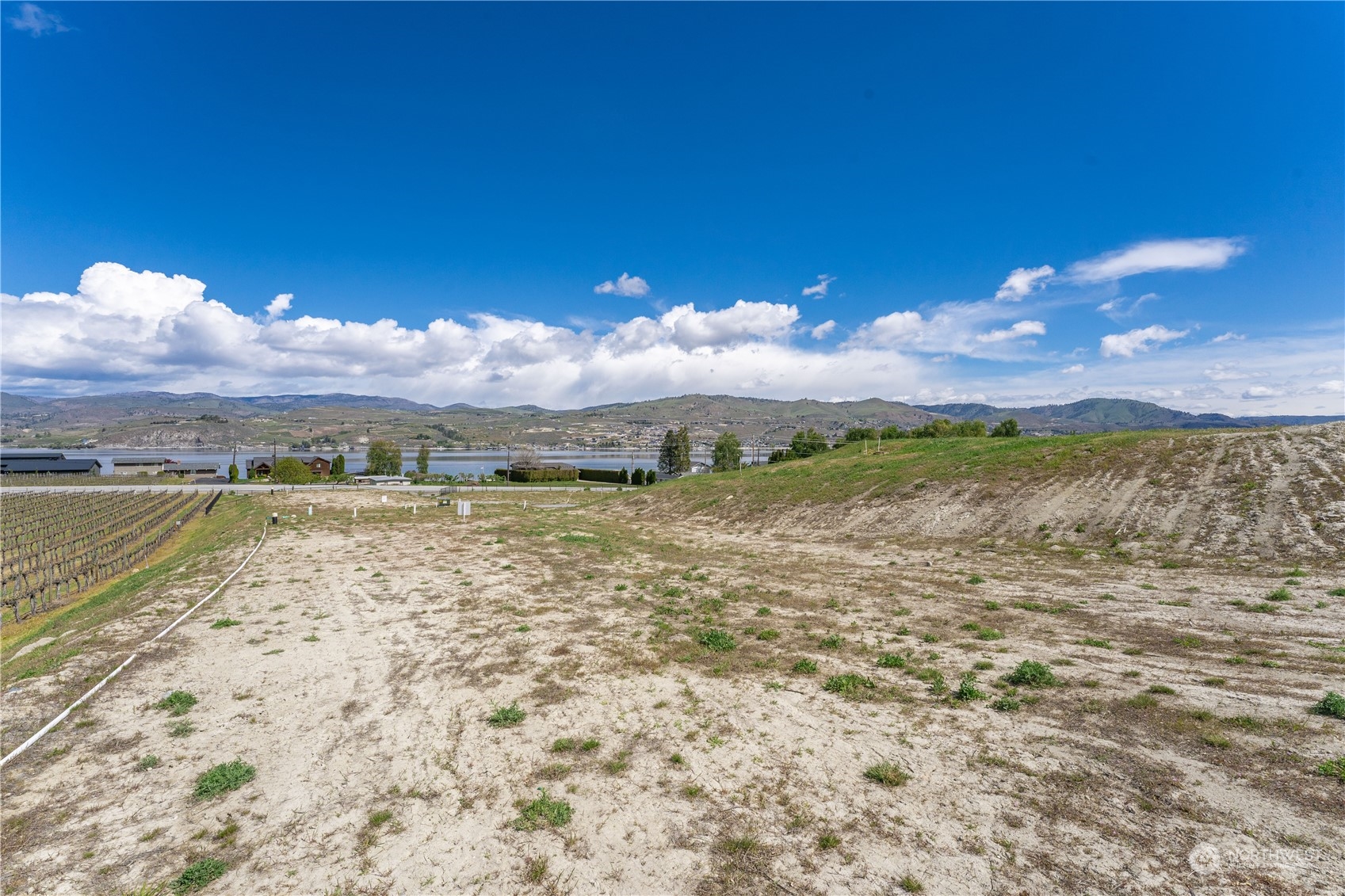 48 Loretta Lane Property Photo 2