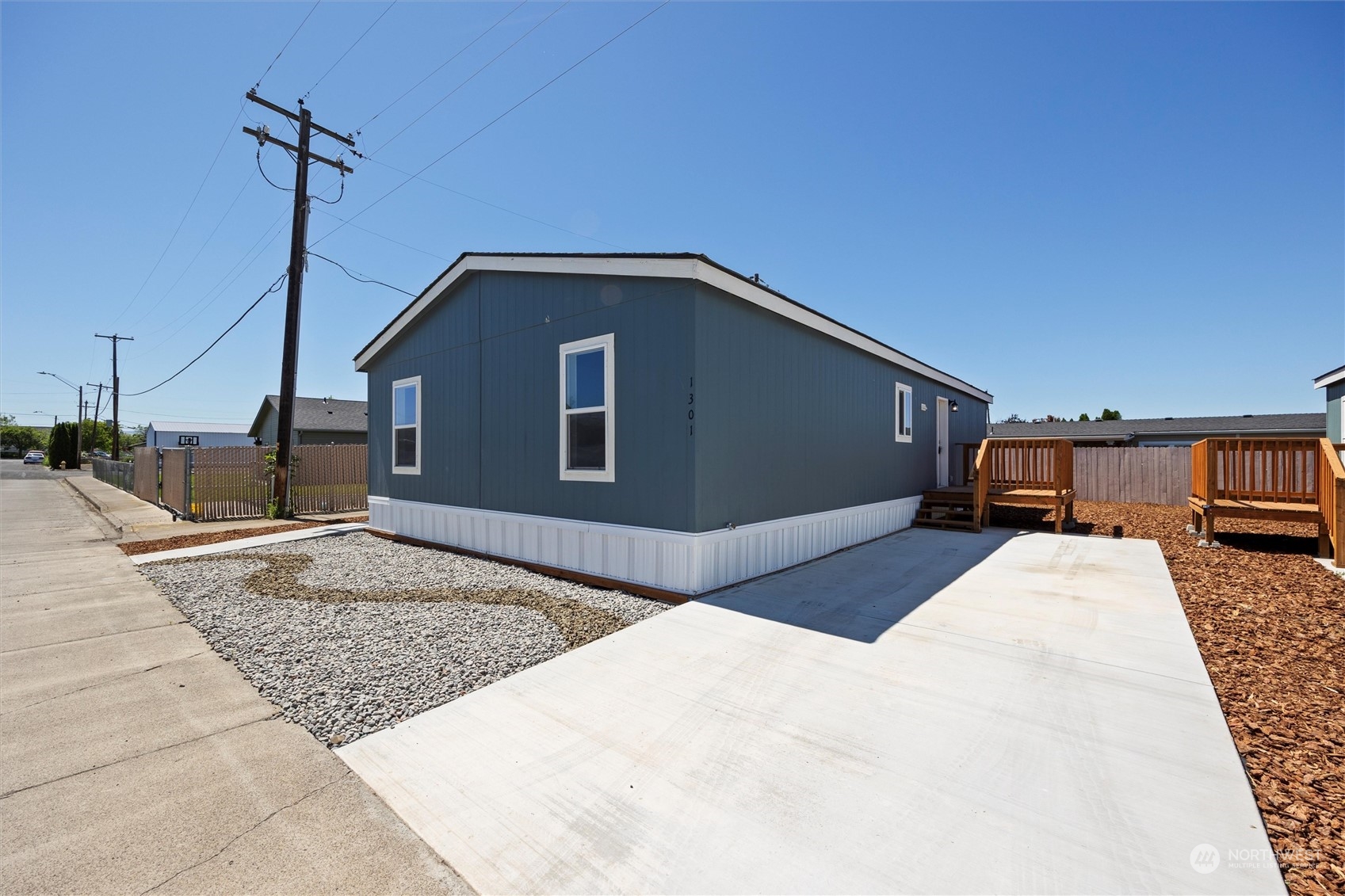 1406 S 15th Avenue Property Photo 5