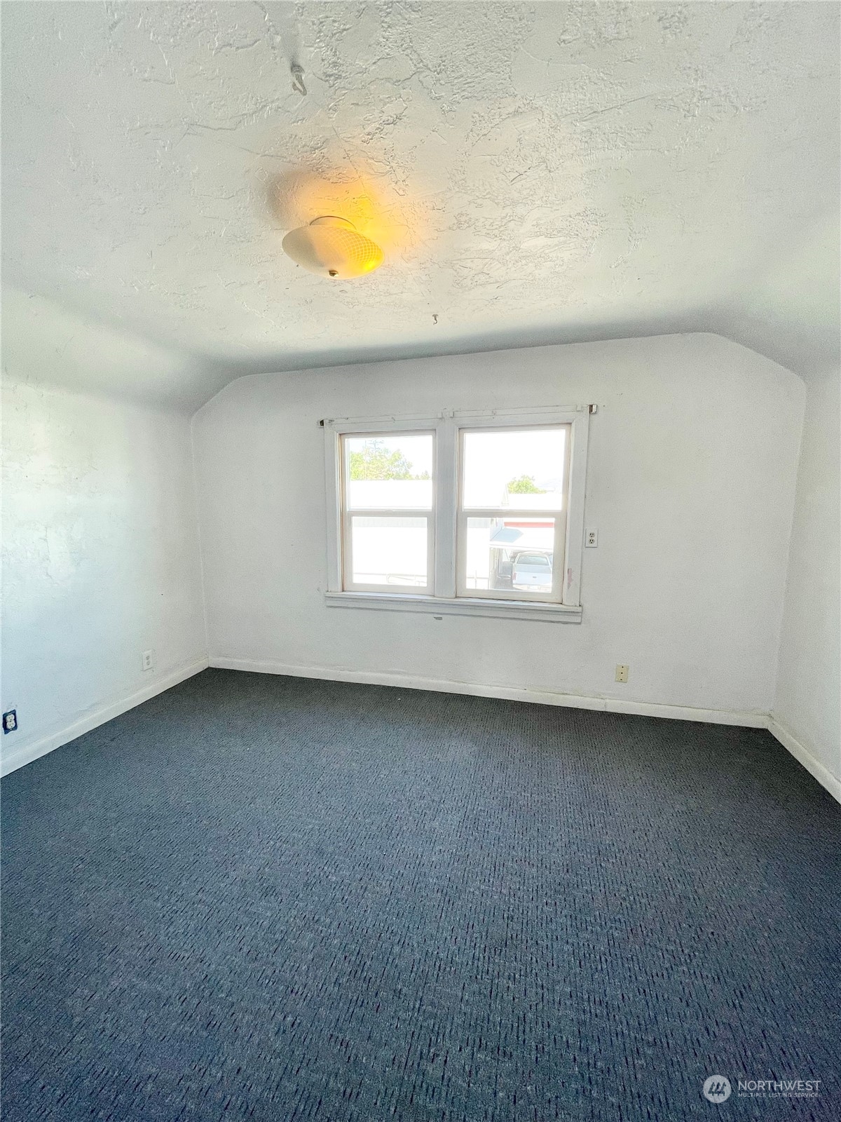 1579 2nd Ave N Property Photo 25