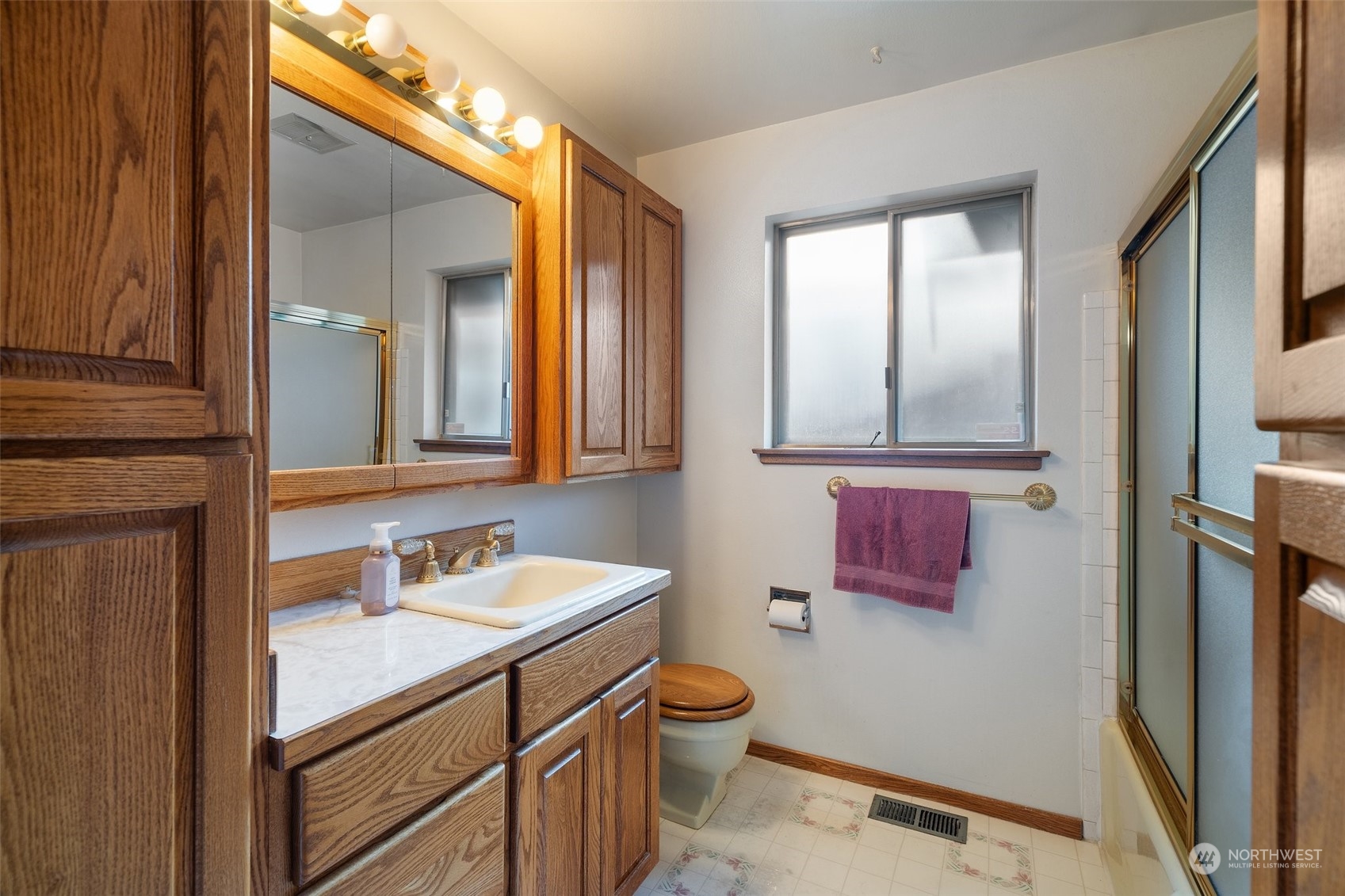 8413 Woodlawn Avenue Property Photo 15