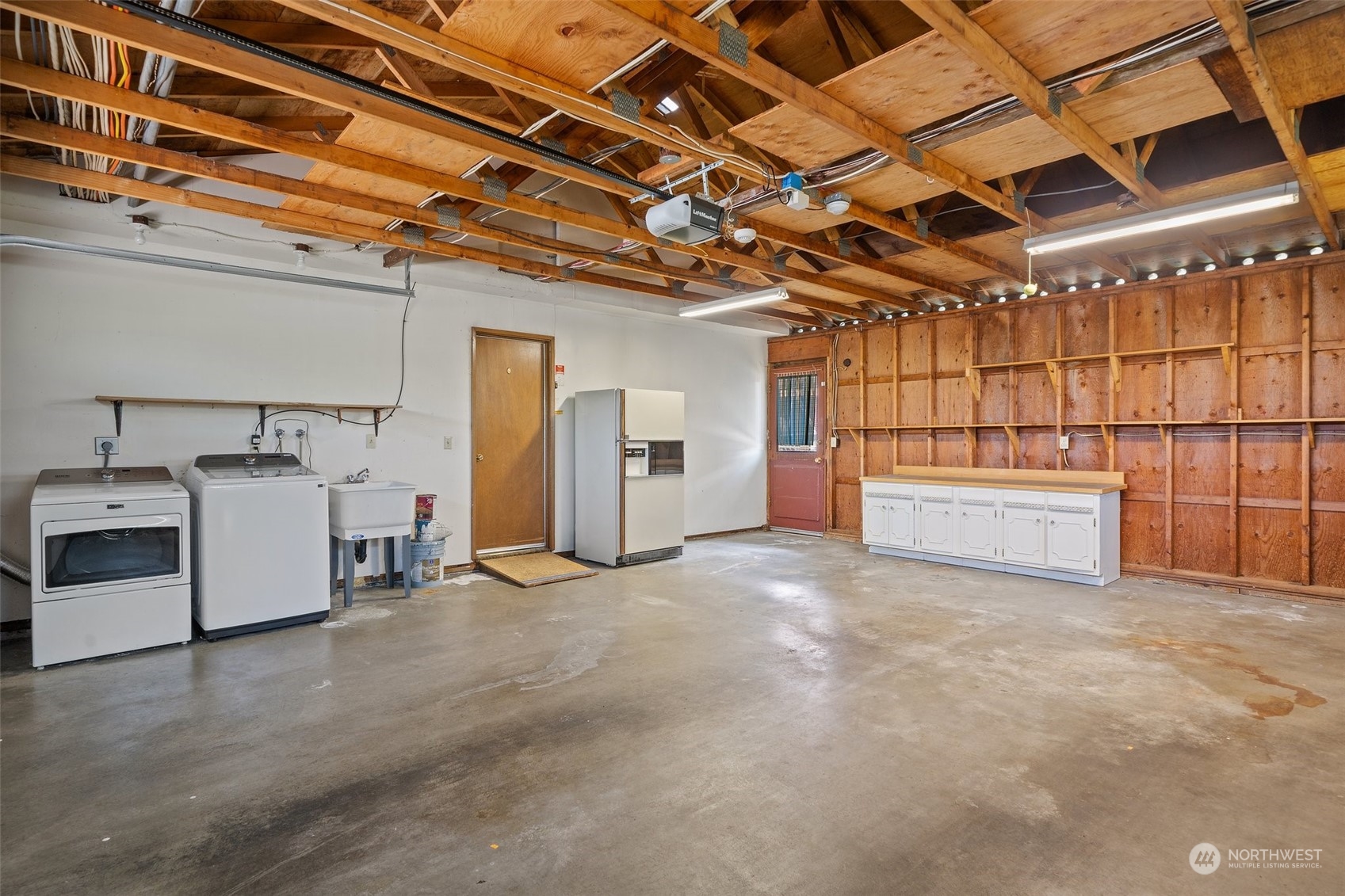 8413 Woodlawn Avenue Property Photo 16