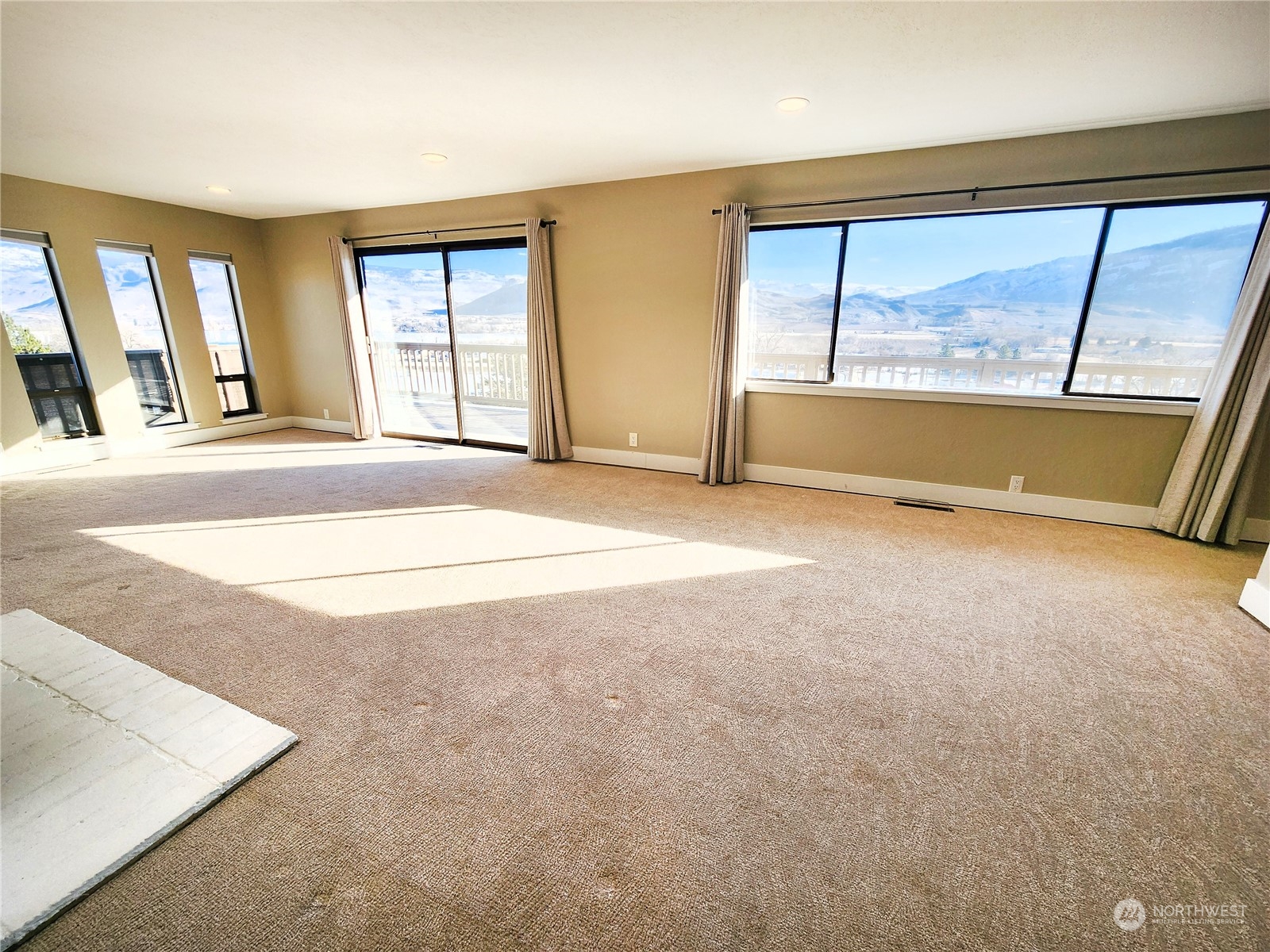 2023 Deerpath Drive Property Photo 5