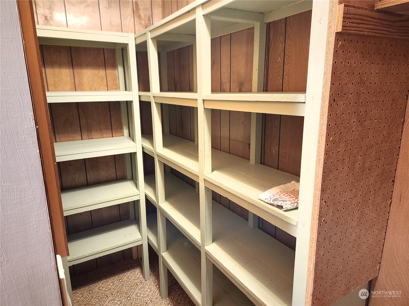 2023 Deerpath Drive Property Photo 8