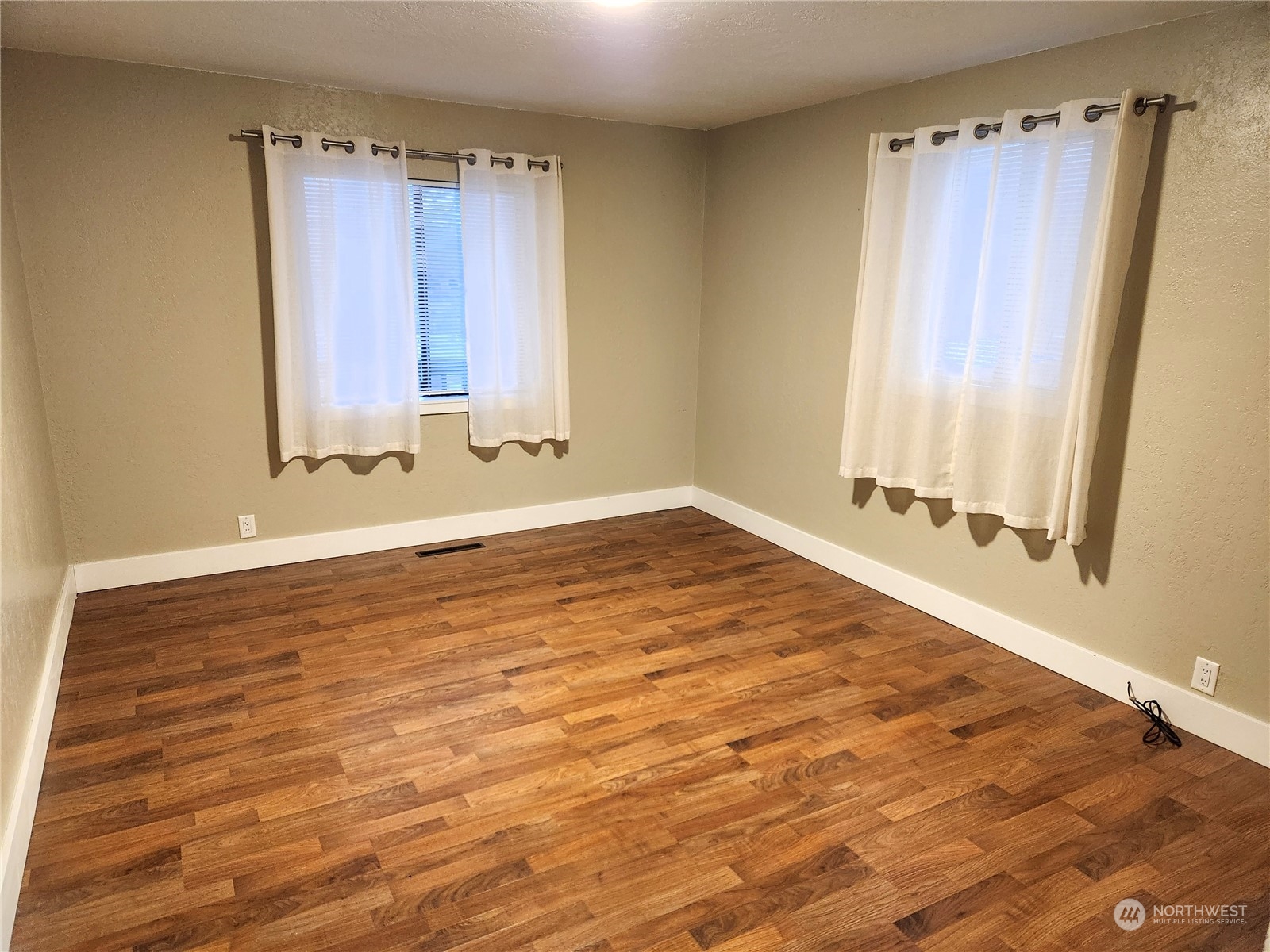 2023 Deerpath Drive Property Photo 11