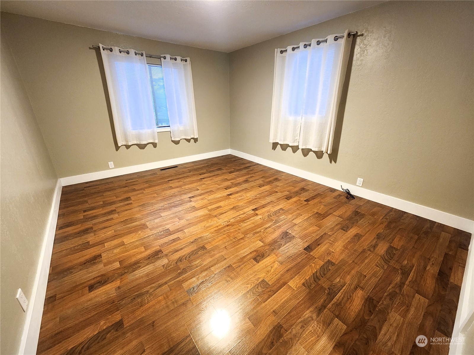 2023 Deerpath Drive Property Photo 12