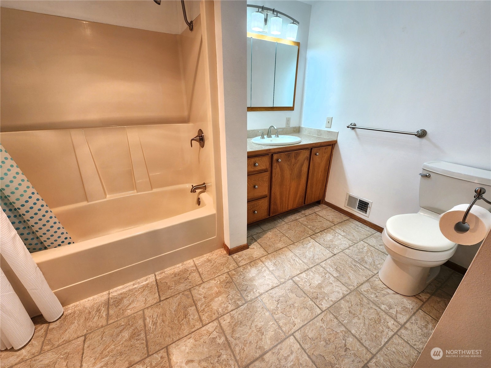 2023 Deerpath Drive Property Photo 15