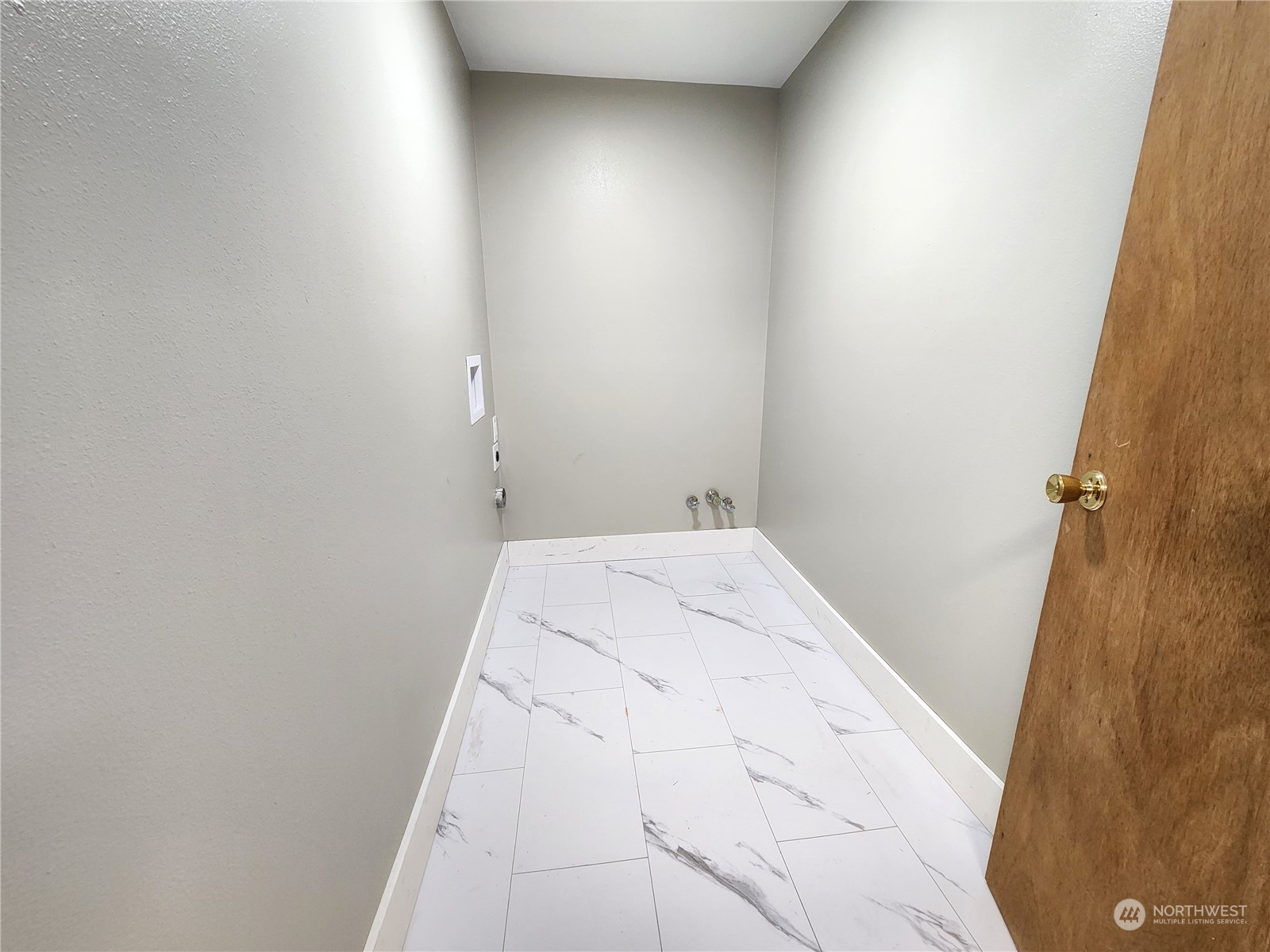 2023 Deerpath Drive Property Photo 16