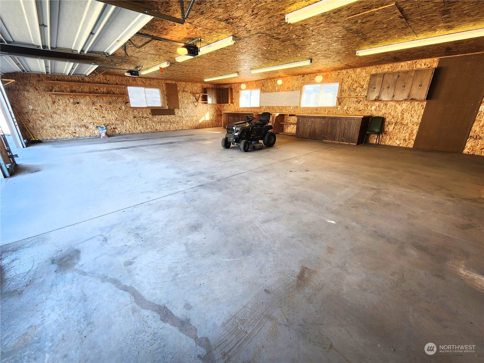 2023 Deerpath Drive Property Photo 25