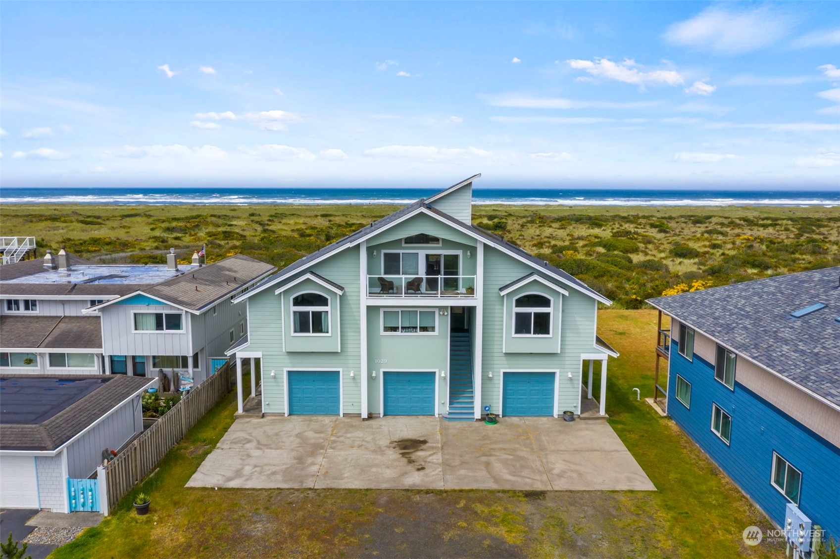 1029 S Sand Dune Avenue Property Photo 2
