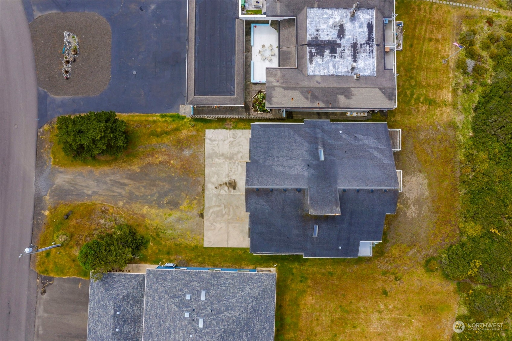 1029 S Sand Dune Avenue Property Photo 3
