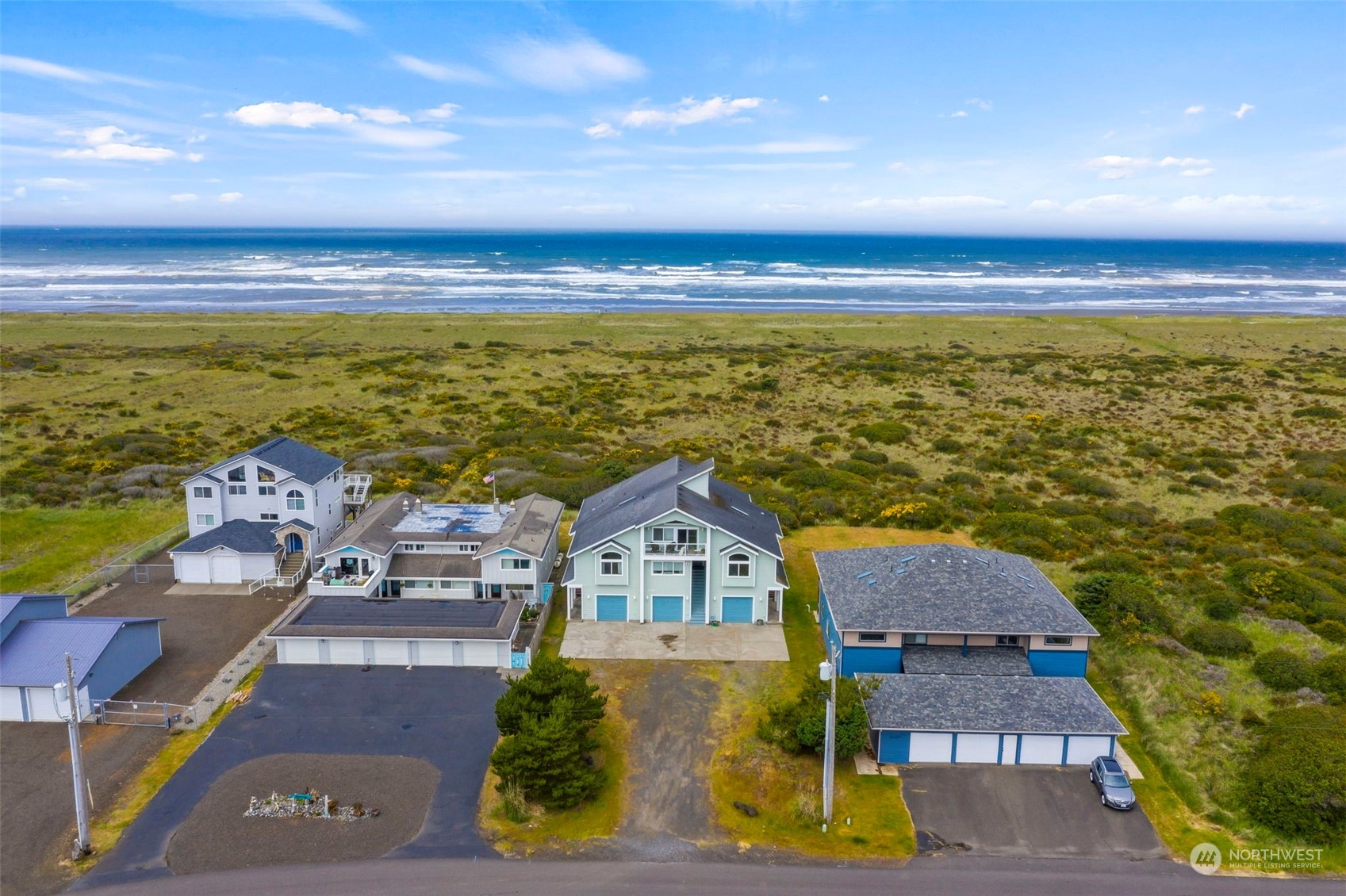 1029 S Sand Dune Avenue Property Photo 4
