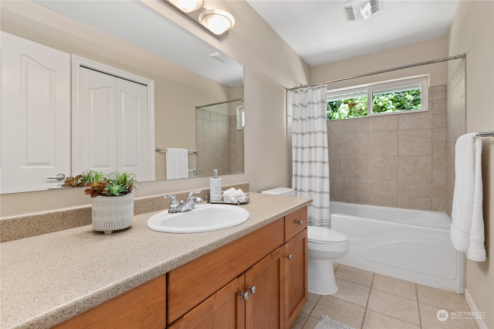 3377 Topaz Ct Property Photo 23