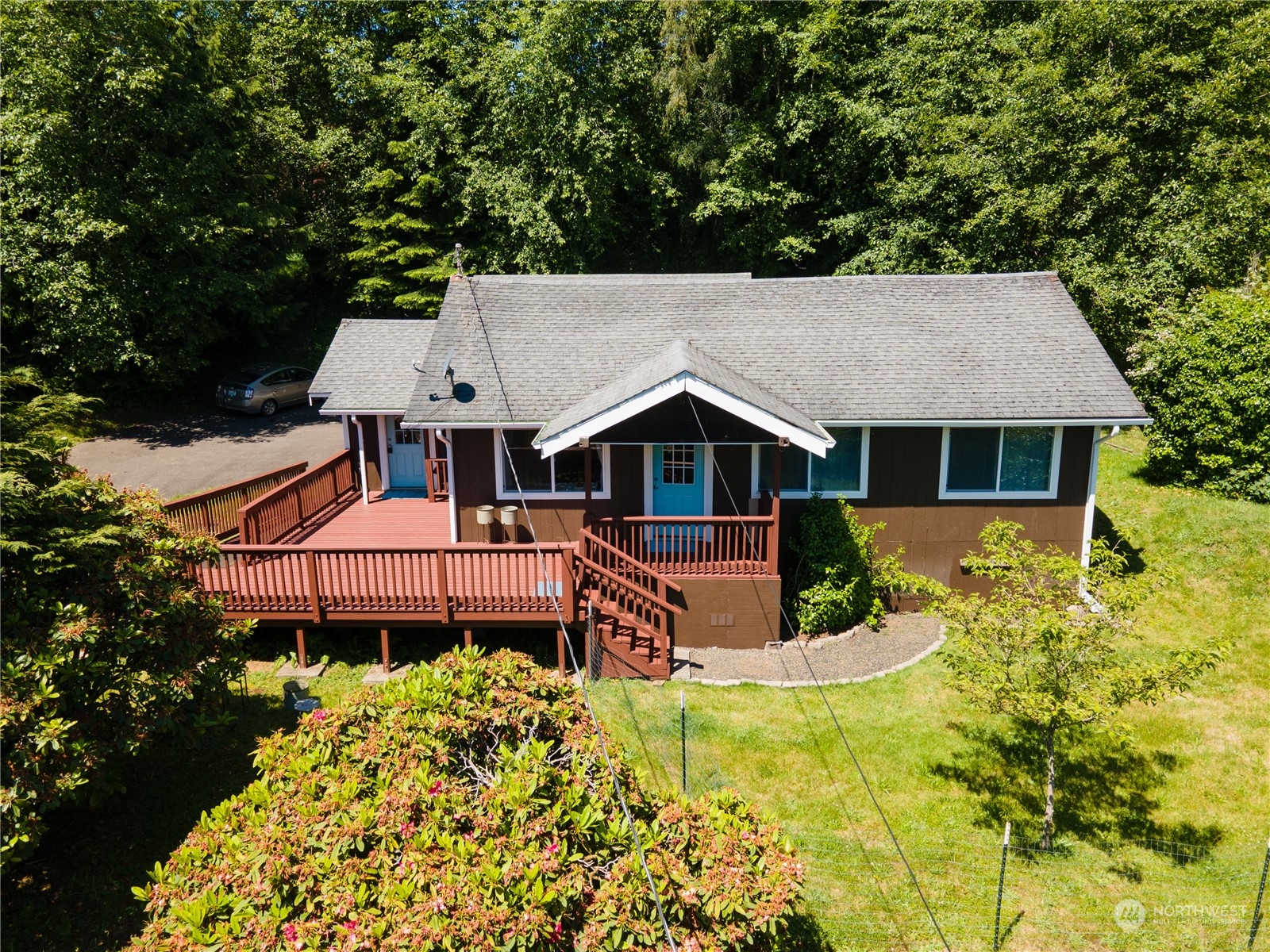 2711 Wishkah Road Property Photo 1
