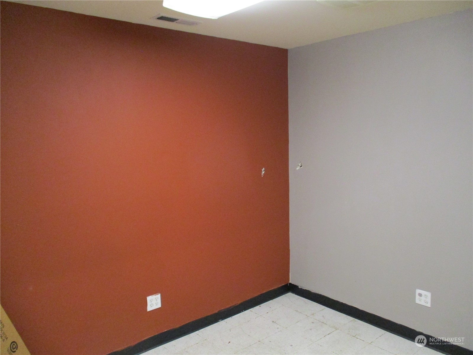 412 S 9th Avenue Property Photo 12