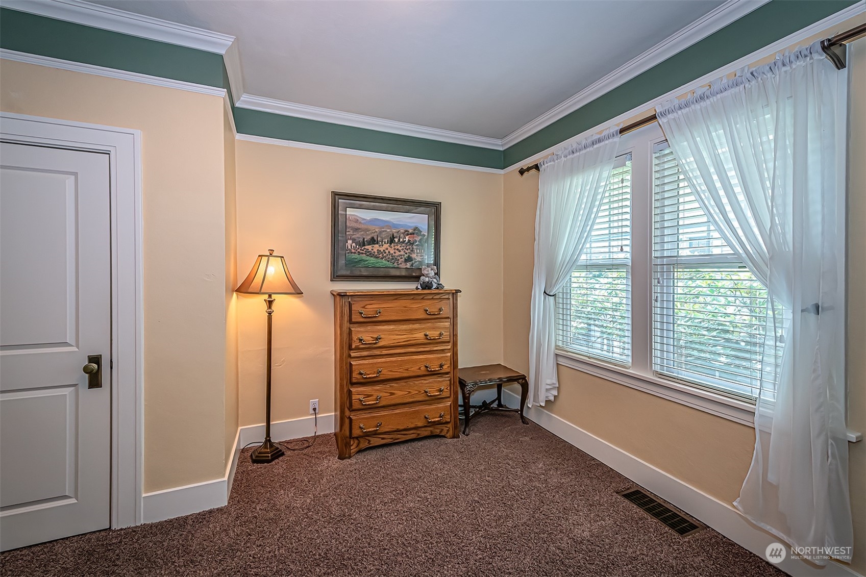 627 E Alder Street Property Photo 28